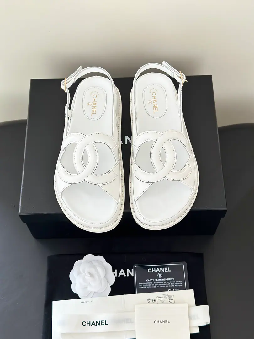 Chane*New paragraphlogo- Skins. Summer Shoes cabinet, soul racer., I'll be the Chanel of these.C- Skins.. The iconic stereos are interwoven.CCurtain, A simple recognition of brand genes., Combination with a soft, thick, bottom-set style, Balancing the colour values, Increased height and comfort., Unlock the multiple possibilities of wearing all summer.. A fine pair.CEmpty design, Jane is full of recognition., Leather skin is delicate., Shoes are loose., Foot modifier., No foot.. Salt is sweet., Leisure vacation., I'm shopping everyday., All matches for date travel. The shoe face is imported in the original form of sheep's skin., The skin details are the same as the original., In the lamb's skin., Unique customlogo It's super-lighty. Size: 35-41(40.41I'll make sure I don't change it.)