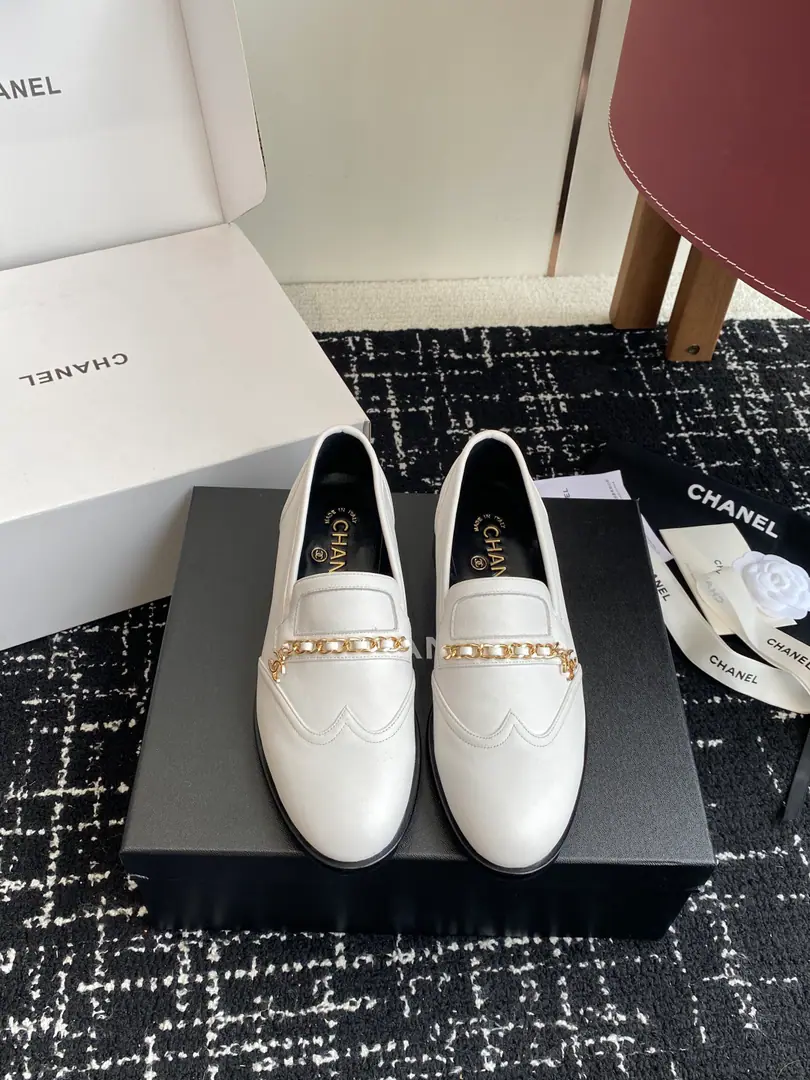 Requisition level Chanel 25ss Kaori! New paragraph Little fragrance button. Half-drawn LeFlell Shoes. The Autumn Fung family must have a deposit. The goddess series., I'm a great lady with a fragrant character., It's super patient., It's too hard to resist., Hearts.ing…… Shoe.: Importing cow skin Original Open-Fixing hardwarelogo Uchi.: A mixed-meat sheep. Otsumi!: Italy is a big-ass country. Size: #34-42（34 40 41 42I'll make sure I don't change it.）