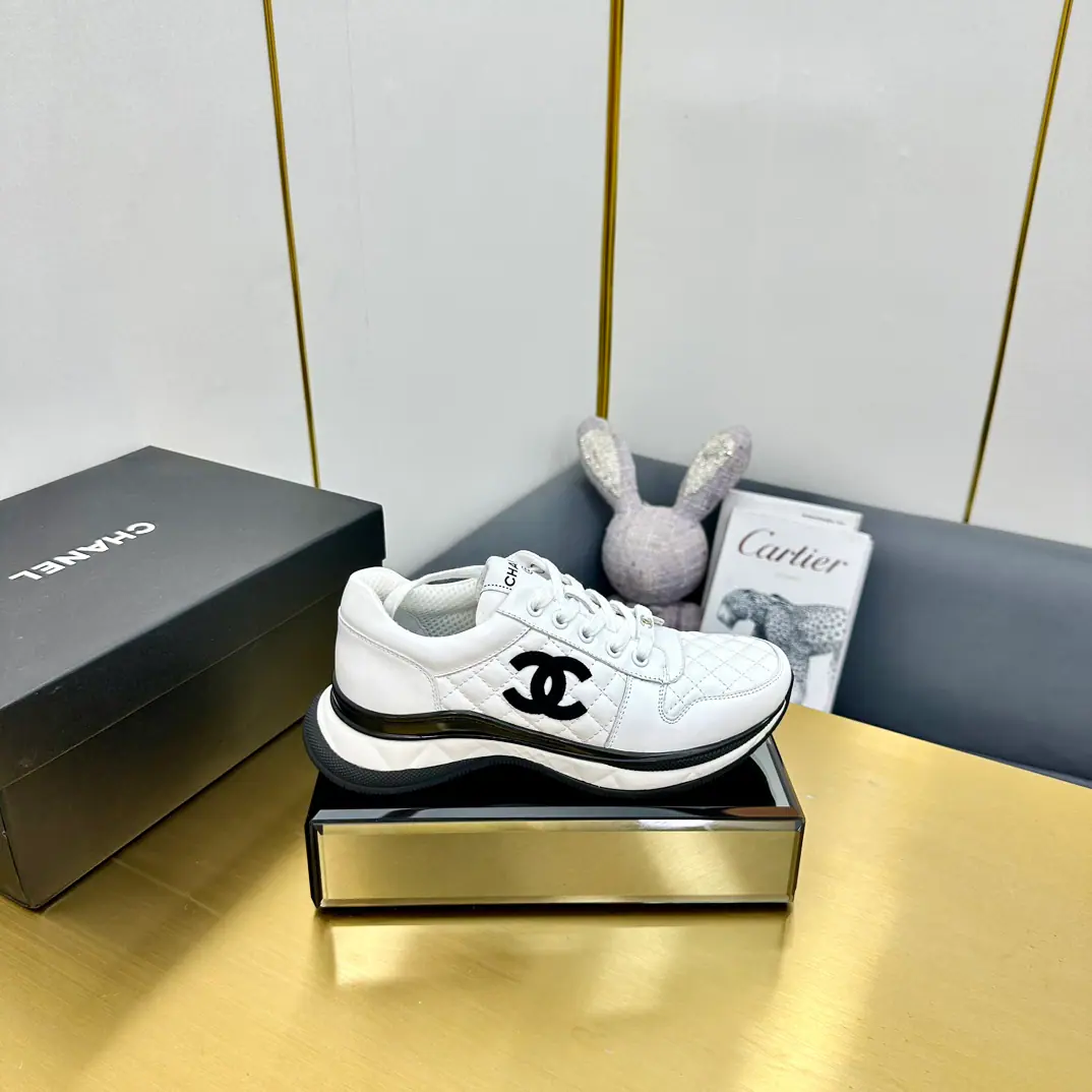 Top Version ChanelChanel.——2024Top-of-the-art recreational panda shoes. This is a classic design.. There are many different kinds of electrocution on the shoe.. The Fashion Movement at the Bottom. Unusually, many colored elements were contained.…… It's a great mix., Leisure, Fashion, Sports, You can take care of it outside.…… ꫛꫀꪝ Go➫ Materials ❶Shoes face use: Original import of silk velvet+Double-layer air network ❷Use it inside.: Original import gas network ❸Base: OriginalTPUGroup Bottom The whole set of fine packagings.35–41