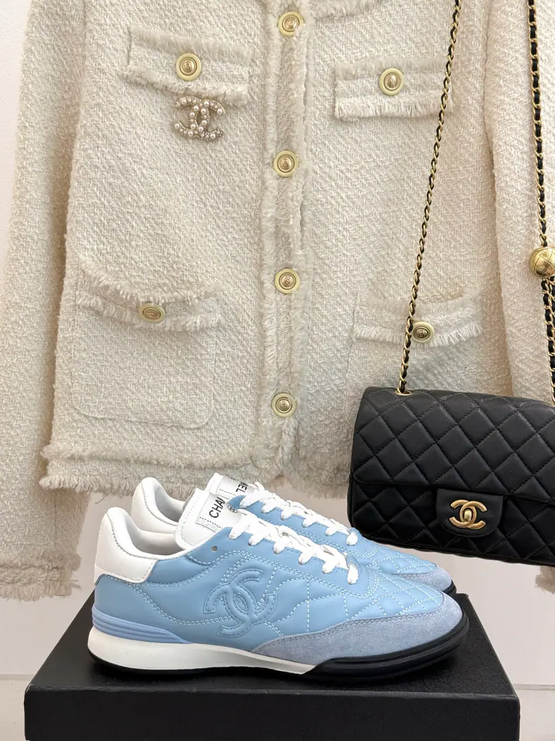 🏧𝗖𝗛𝗔𝗡𝗘𝗟Top Quality The new diamond-grew-skined little goat's sneakers, silver horns, silver-dickers. The diamond baseball shoes. Top-level requisitioncocoGirls must go. You can always trust Yang's eyes.！ The shoe face is customised for the pony skin.+Cows are counter-feat. The original imported air-food sheet.+In the pipskin. Original model rubber+TPUGroup Size:35—41 [40.41Do it.]