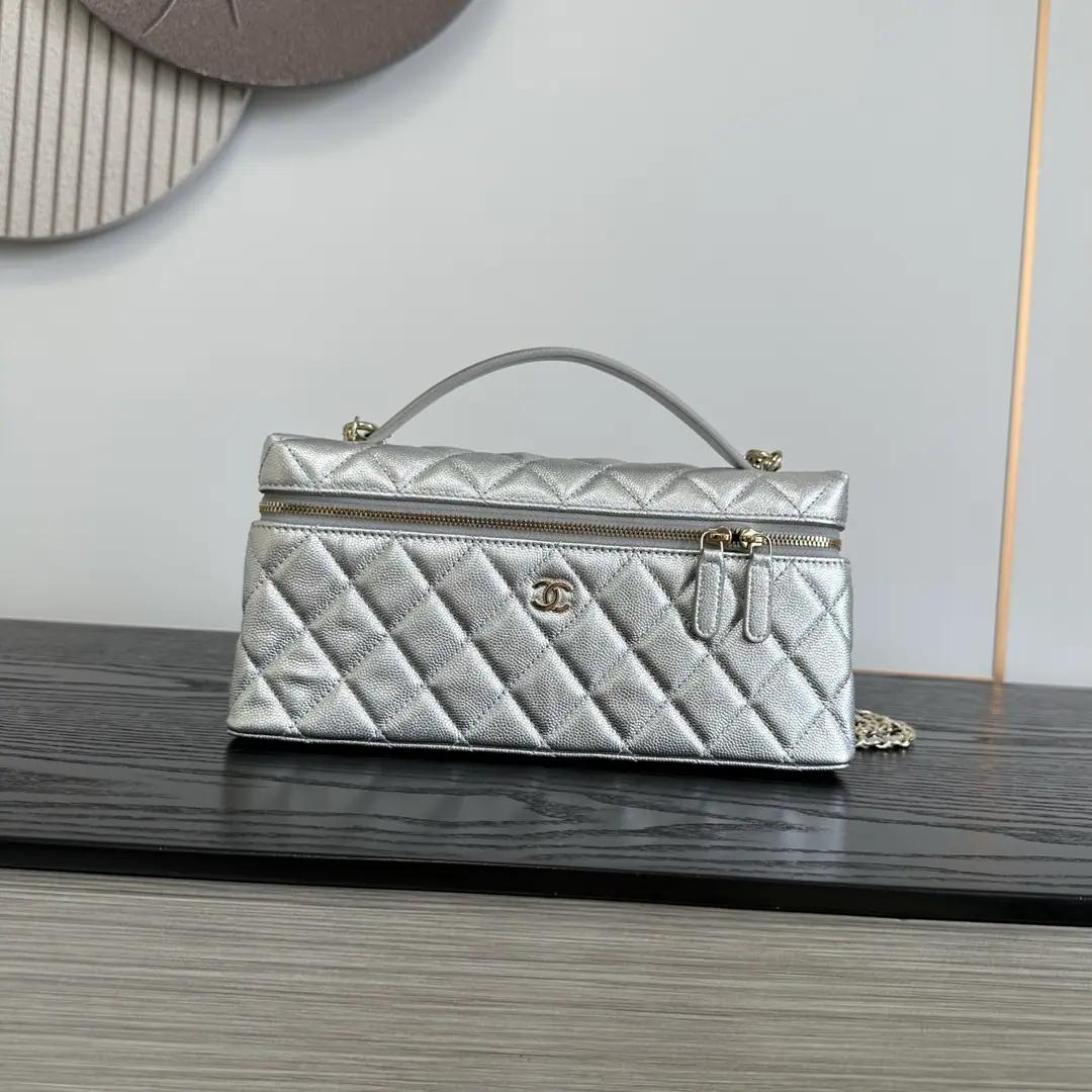 《Cross-section25cmHandbag.》<Caviar.🐮Pee.＞SilverOHANEL🚩🚩🚩26BAdvanced Handicrafts 🌠🌠🌠LpBox.miniNo. No.🖤Advanced HandicraftsLPThe old money is a good thing when you're eating a well-packed lunch box., - It's a grinding resistance., I don't worry about wear or tear.～The cross-sectional sprawl is falling apart., Horizontal zipper., The inside and the inside of the big one is super-intelligent., ProMax+Pizza.+The makeup is all light.[Cool.R]Light gold metal binaryCLow profile atmosphere.～Bring your own short handle.+🉑️We'll take the skin off and wear the gold chain.[Beauties.R]With all the French names on your hands, you can see.～The slashing back is a relief., I can't make any mistake with the commuters.！Dimensions: 25cm