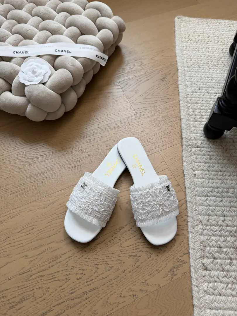 Chanel 26cEarly spring new slippers.！ Top Version！We'll have to sell it first. I'll have a little lamb peel on my shoe. I'm a sheep-skinner. That's a big one. Codes: 34-41「34 40 41Custom without re-offer」