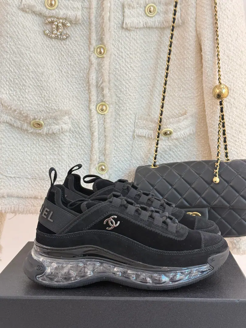 🏧𝗖𝗛𝗔𝗡𝗘𝗟A classic black and white panda gasket. Couples' leisure sneakers. Top Quality Black and white panda.🐼It's always been a big fan of the cabinet. It's super cozy to make running shoes. The bottom is playing back. Personally, I feel a lot more fancy shoes than the old ones.😃 Bring the auto-higher effect The upper foot is really thick. Side Black MarklogoAnd very handsome.～ Size: 35-45 [Male and Female Code]