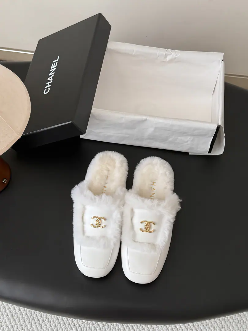 Chanel 26BNew money is half-grained. This is so cute.～ ♪ Soft and fluffy hair ♪, It's warm and warm.! I'm gonna raise my legs.! Autumn and winter with socks and lazy. The upper feet are really nice and fashionable.!It's so beautiful.! Import wool, ♪ My hands are so delicate and so soft and smooth ♪ Size: 35-39（40/41Custom）
