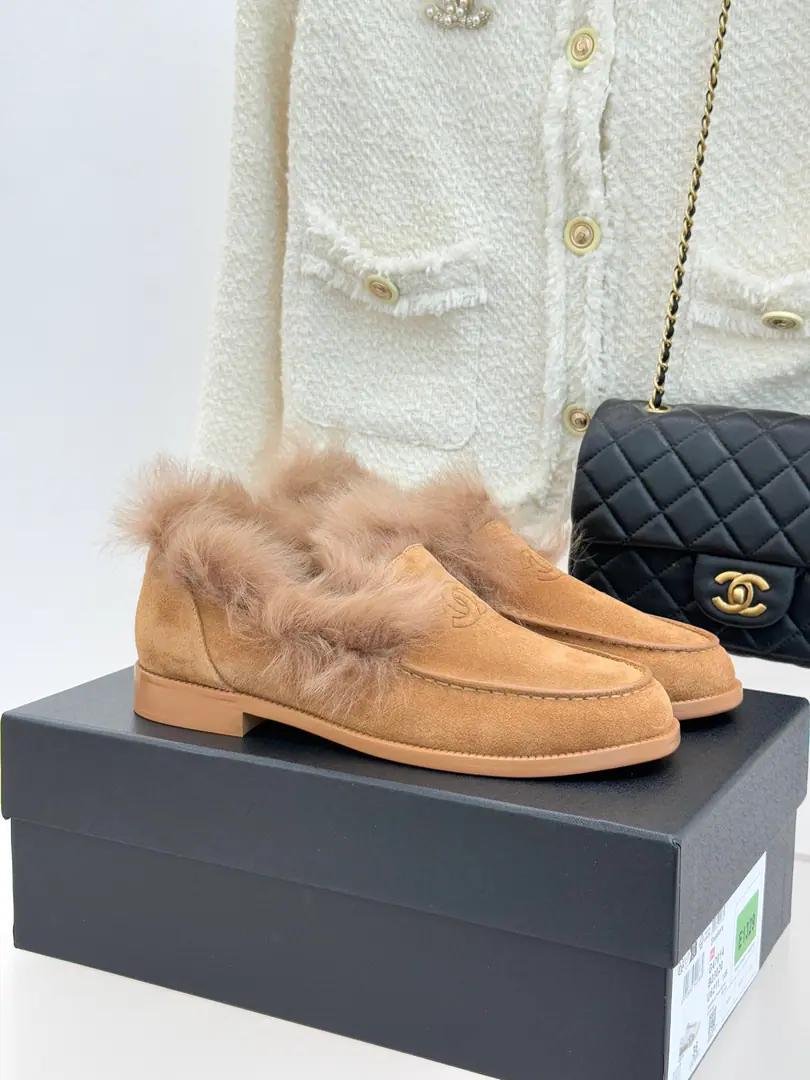 🏧𝗖𝗛𝗔𝗡𝗘𝗟New paragraphcoco neigeMowlow Lovers., Super Run Series, The upper foot is really good with the big fashion., Turn back the bar. The classic is a little bit of a juicy.👍Worth it.. Shoe-faced cow skin./Cow counter-featuration material The inside of the foot is imported into the wool. Original Italian🇮🇹That's a big one. size: 35-41 [40.41Custom] [⚠️Another dollar with a plane box.]
