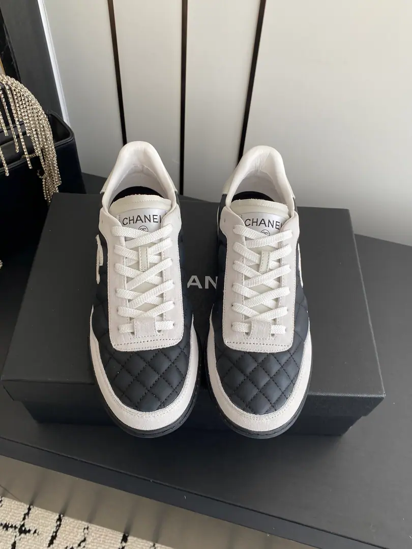 🏧𝐂𝐡𝐚𝐧𝐞𝐥 New German shoes. Leisure sports shoes Biscuit shoes. Top Version Original development, model You're a good guy. I'm not afraid of wide feet. I don't know how to fatten my feet. Nice feet and comfort. It's very light. I'm comfortable with air. Super White It's a real blast. I'm gonna have to get my shoes on the face and get my head covered in cow skin. Import sheep's skin inside. I'm gonna get a little bit of a sheep-skin. OriginalTPUGroup Bottom Codes: 35-40 （40 41Do it.）