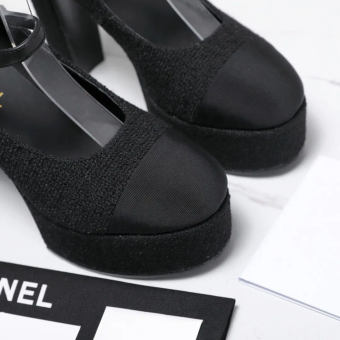 ⚡Maximum Version💯 🍀CHANEL｜Chanel.25CAutumn and winter brand new. Super high., Waterproof stand single shoes. Full of walk-in shoes. It's a pleasure to see. A little rounded shoehead. And the slender feet. It's so long., In a moment.**11 Shoes are so hot. The upper foot is very impressive. The shoe face is top-of-the-art cow skin. The silk sheep skin in the inner zone. It's super comfortable. Italian imports of cattle and skin He's tall.: 11cm Water table: 3.5cm Size: 35-41（40/41Custom）