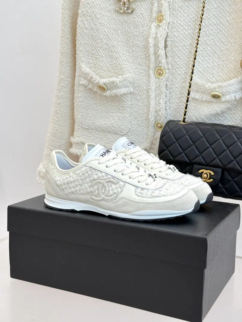 🏧𝗖𝗛𝗔𝗡𝗘𝗟A top sports and leisure shoe. Top-level requisitioncocoGirls must go., You can always trust Yang's eyes.！ The original skins on the shoe face are all hairy. Importing air-for-sheep skin comforts. Original rubber sliderTPUOtsumi! Size35-41 [40.41Do it.]