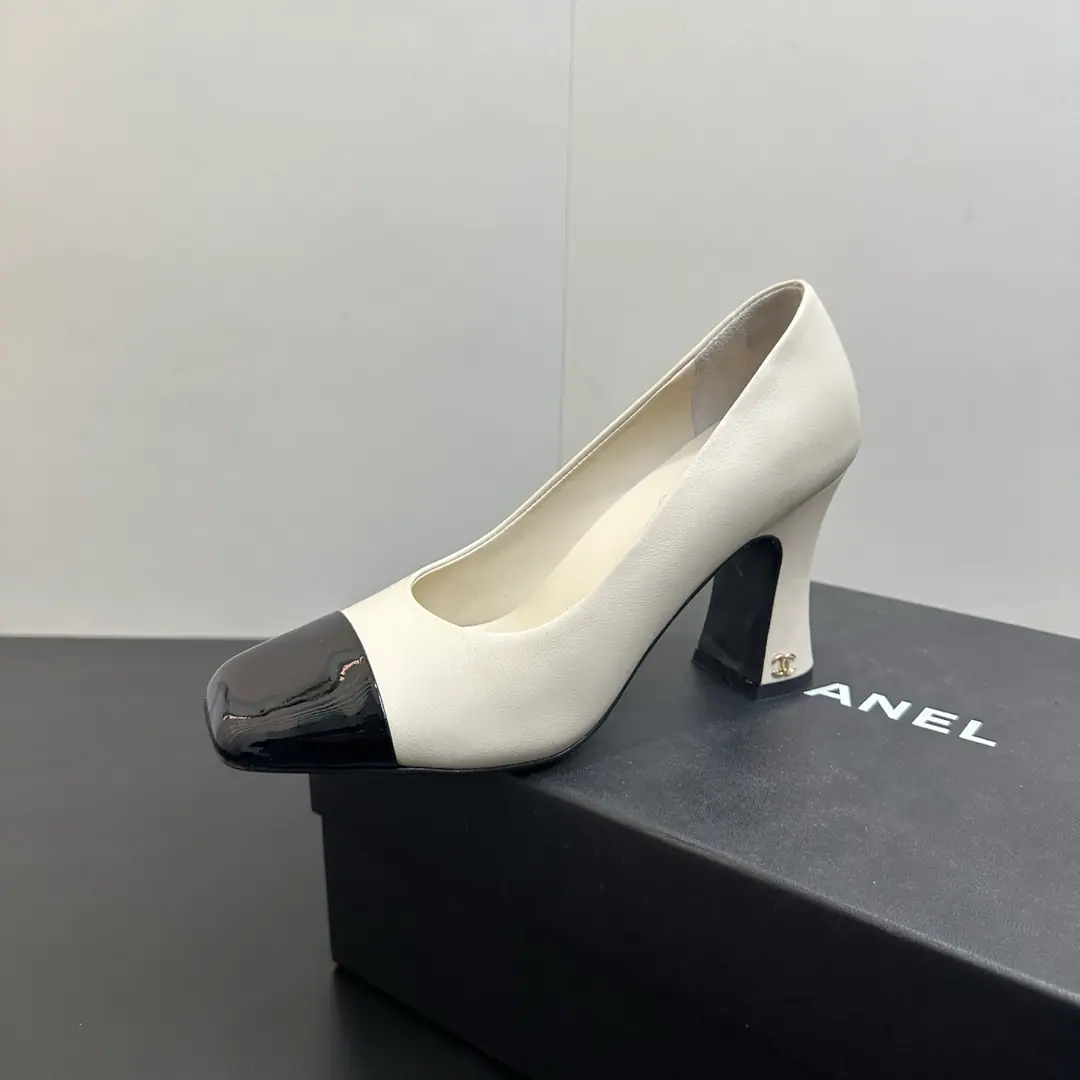 🍌🍌 ChanelLittle fragrance, little fragrance, little fragrance.F 2026ssThe new high-switching pair of shoes The counter is a crazy thing., The big social platforms are hot., This is a really cool show., It's definitely the hottest style of the season., The fairies in the cabinet are really good at stuff., You can't grind your feet without it., The texture is very soft and comfortable., It's a big one.. ✔Fabulous.: Margarita./Lamb skin.+Painted skin. ✔Uchi.: Environmentally mixed sheep skins. ✔Otsumi!: Italy is a big-ass country. He's tall.8.5cm ✔Codes: 35-40（40, 41I'll make sure I don't change it.）
