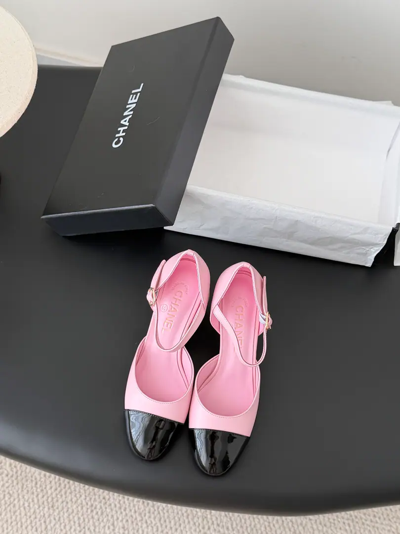 Chanel 25New pearl Mary's shoe. The leather is so good., ♪ On the feet ♪～ Skin on the shoe., The inside sheep., Original Base！ Size:35-39 Other code count