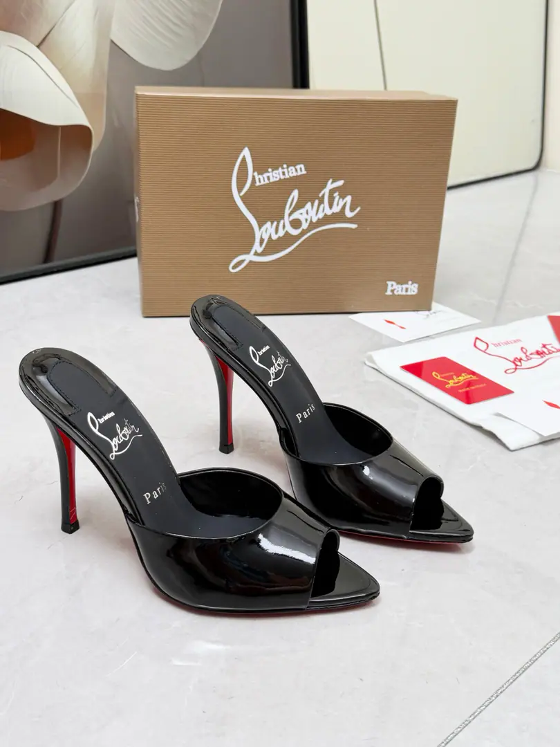 Get out of the factory. ChristianLouboutin/Lupertin. CLRed bottom shoes. The Spring and Summer series is on the show., I'm not sure I'm gonna be able to do that., ♪ To rejuvenate the city ♪. A silver interlock and a fine ankle-diped glass on a fine fashion.💎. 1⃣️Fabulous.: Import paints 2⃣️Uchi.: Imported a parchment. Super soft and delicate. 3⃣️Otsumi!: Import the original Italian original colored leather He's tall.10.5 4⃣️Codes: 35One.39(40.41.42.Custom)