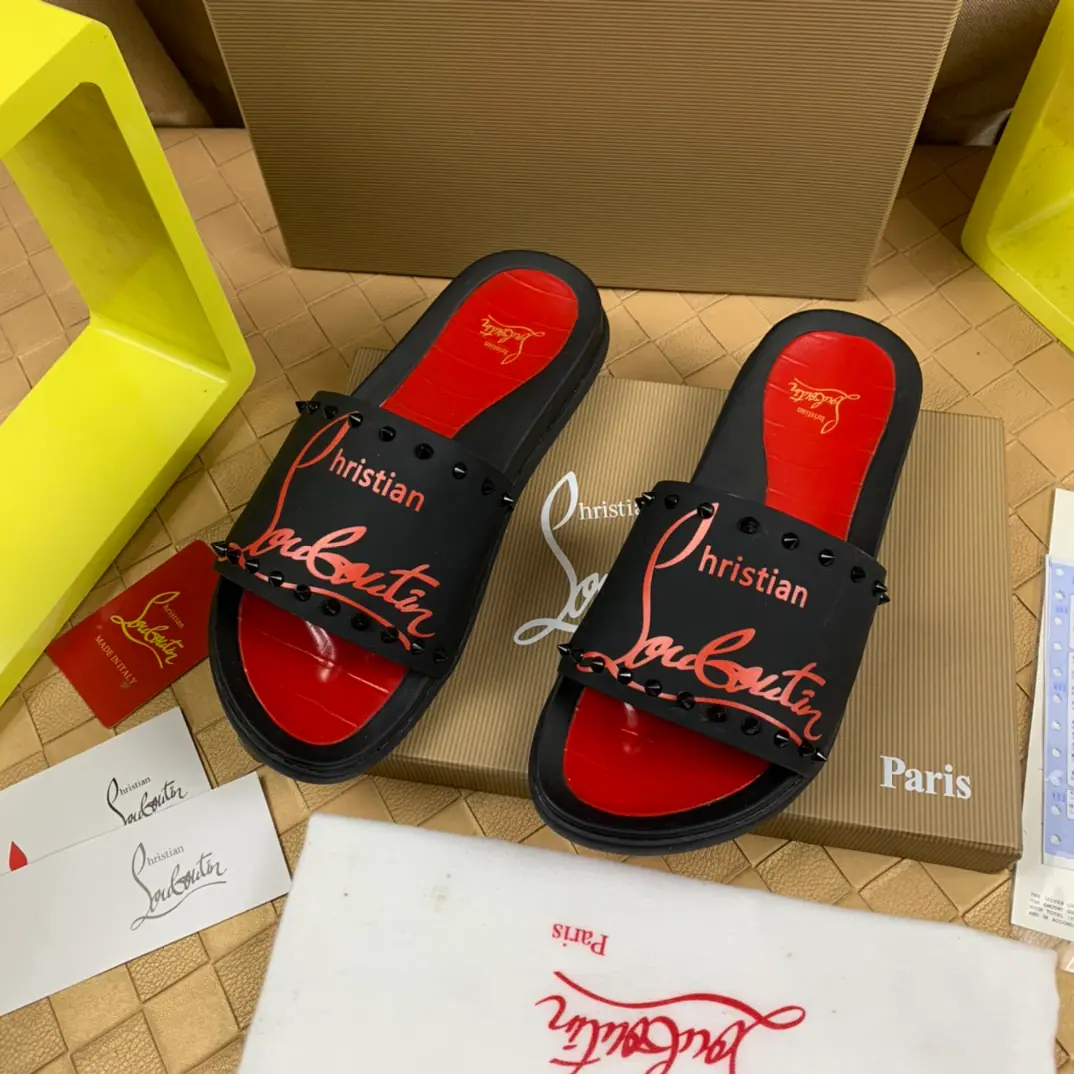 ChristanLouboutinAbbreviationsCLRabbi. /A man with a red bottom slipper. ♞size: 38～46 I'm drawing inspiration from summer., The pool of fun sandals provides bold and attractive lines.. The model is set up in a thick air rubber shoe under adornmented colour-to-colour model., And has a wide range of, A light calf straps decorated., A signature detail. Maison Rubuto.. A very clean and elegant shoe..