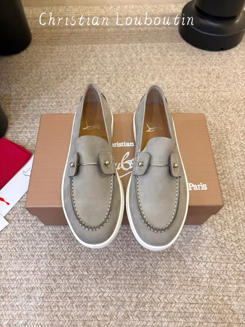 Men➕10 christian louboutin·CL Red bottom shoes.·2026New·LeFlell Shoes. ⭐️Classic. A pair of skins with a sexy red bottom., Jane is lazy and has a high-profile mood. The shoe is a perfect wrap for the arch., Soft. Skins are so nice., I'm not tired of shopping all day. It's not like you're wearing jeans or a suit., It's all about raising the overall profile.—So comfort and grace can really coexist. The shoes are skinned with cattle. Couple money.35-45