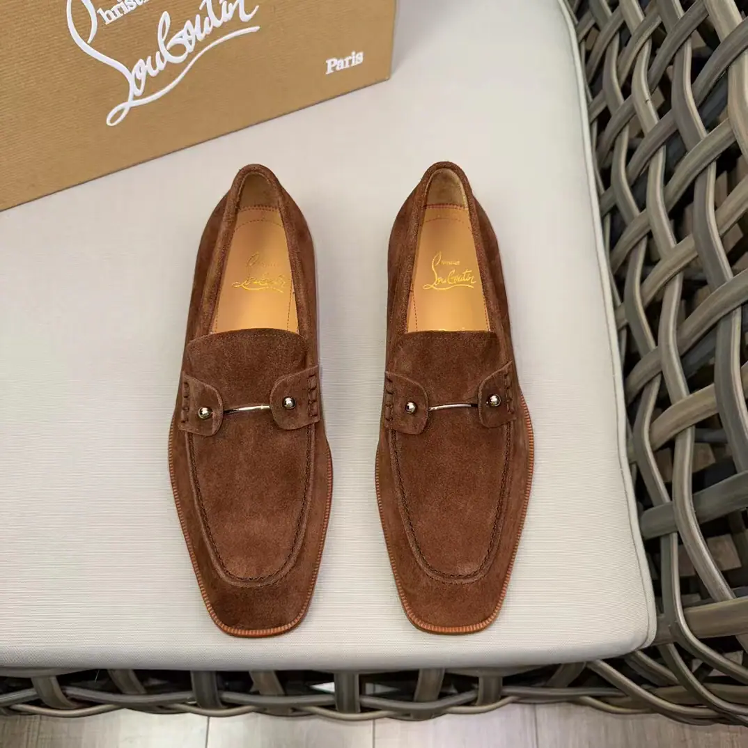 Christia*.Loubouti*🆑High-end man business leather shoes.｜Classic red shoes.｜Original import of head-level cattle skin｜Marked nail decoration｜In the skin of the watered cow.｜Italian imports of red cow skins｜High-end luxury｜It's a perfect interpretation of fashion., Sunshine., It's a style., It's for every occasion. Size: 39-44（38.45.46Do it.）