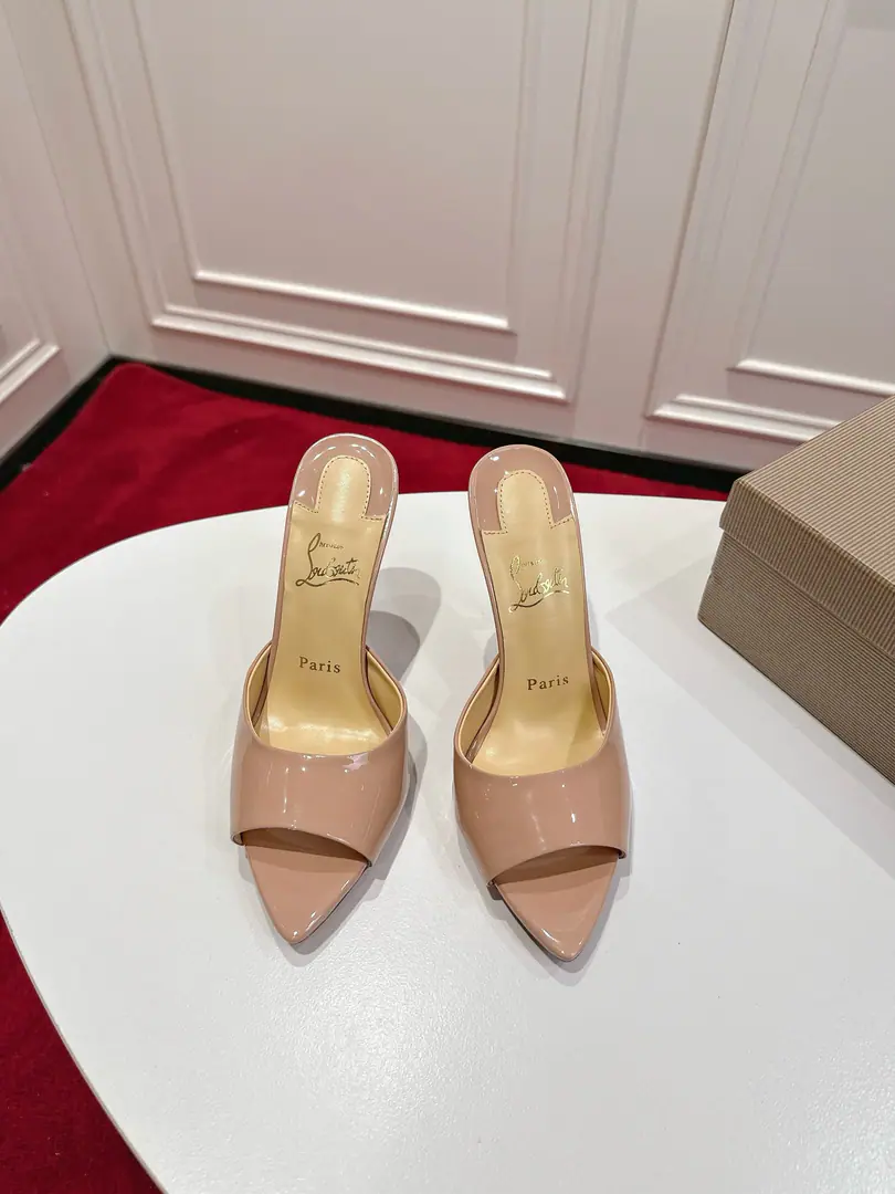 🆑 Full Web Top Level Original Box Christian Louboutin | 2025s𝐒Original Open1:1RestoreCL The pointy fish mouths and slippers. ❤︎ Material: Importing cow skin ❤︎ Uchi.: In the pellets of the sheep. ❤︎ Otsumi!: OriginalAR1That's a big top. ❤︎ Size: 34-43「34.40.41.42.43Make a no-refund order.」 ︎︎❤︎ Color: Four colors. ❤︎ He's tall.: NYO10.0cm ❤︎ Packaging: Top-level original box, Buffet, Card, Handbag. Tiny
