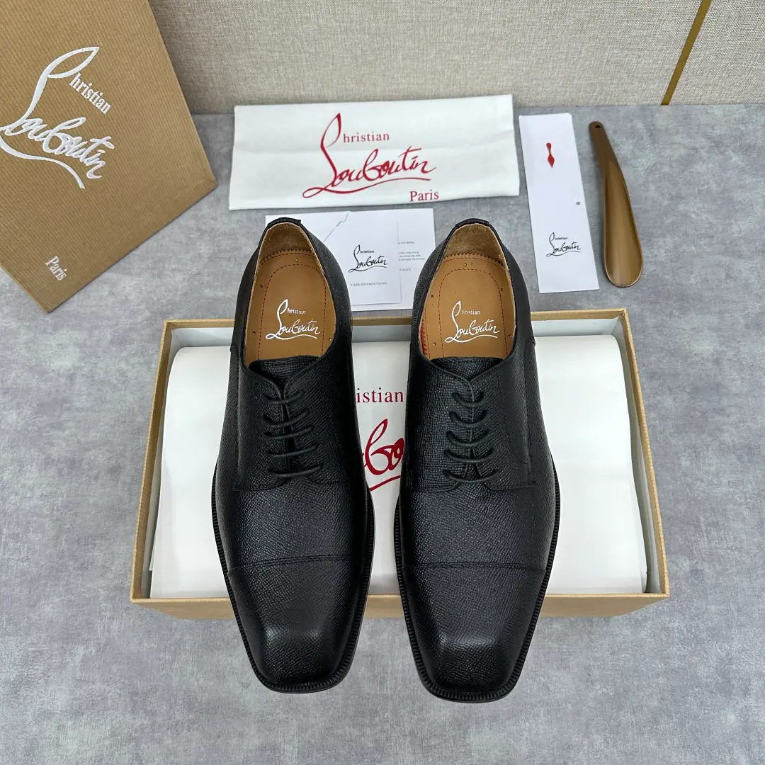 💋💍 CL New shoes. Christia* Loubouti* Red bottom shoes. The latest launch of the Oxford Shoes. Using imported cattle skin Three-section design The shoeheads are covered with metal nails. Signal Red Bottom, A very personal shoe. In the original cow skin. The original Italian is a very big one.. - Fine work. ♪ And bring you the luxury ♪ ♪ The stale strategist is the one that stands ♪, Mini-strings add a personal detail., Classic styles coexist with fine details., It's a very good feeling.. Standard leather shoe code number: 39～44# （38.45.46🉑️Do it.）