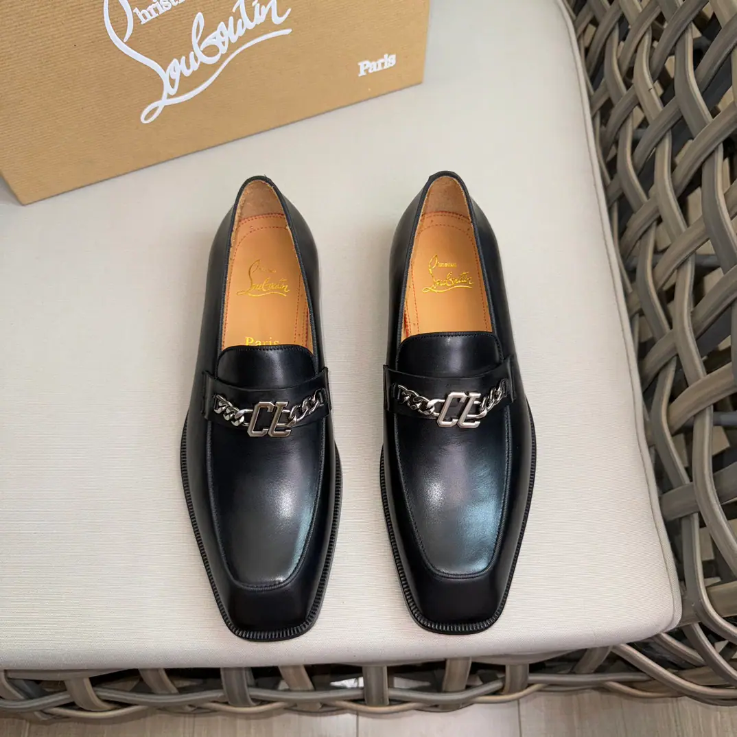 Christia*.Loubouti*🆑High-end man business leather shoes.｜Classic red shoes.｜Original import of head-level cattle skin｜Marked nail decoration｜In the skin of the watered cow.｜Italian imports of red cow skins｜High-end luxury｜It's a perfect interpretation of fashion., Sunshine., It's a style., It's for every occasion. Size: 39-44（38.45.46Do it.）