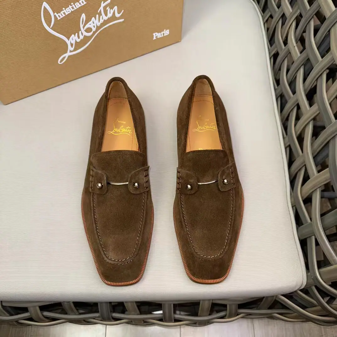 Christia*.Loubouti*🆑High-end man business leather shoes.｜Classic red shoes.｜Original import of head-level cattle skin｜Marked nail decoration｜In the skin of the watered cow.｜Italian imports of red cow skins｜High-end luxury｜It's a perfect interpretation of fashion., Sunshine., It's a style., It's for every occasion. Size: 39-44（38.45.46Do it.）