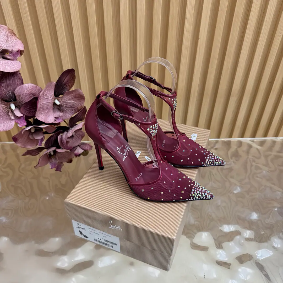 2026Spring and summer fashion show.💎High heels. CLThe red bottom forever.𝑦𝑦𝑑𝑠 𝐶ℎ𝑟𝑖𝑠𝑡𝑖𝑎𝑛 𝐿𝑜𝑢𝑏𝑜𝑢𝑡𝑖𝑛Red bottom heights. New red-dip ballet heels. There's nothing to say. It's a whole crazy thing.💋#A deadly temptation. Just tried it on the foot. Very well. Very well dressed. It's beautiful.#Red bottom shoes. - It's a very comfortable high heels. A woman's shoes must have a pair of red bottom shoes. Shoe.: The original net-cam is hot. Uchi.: Lamb skin. He's tall.: 10cm Mail packages: CLFull original package 35-42（40-42Custom）