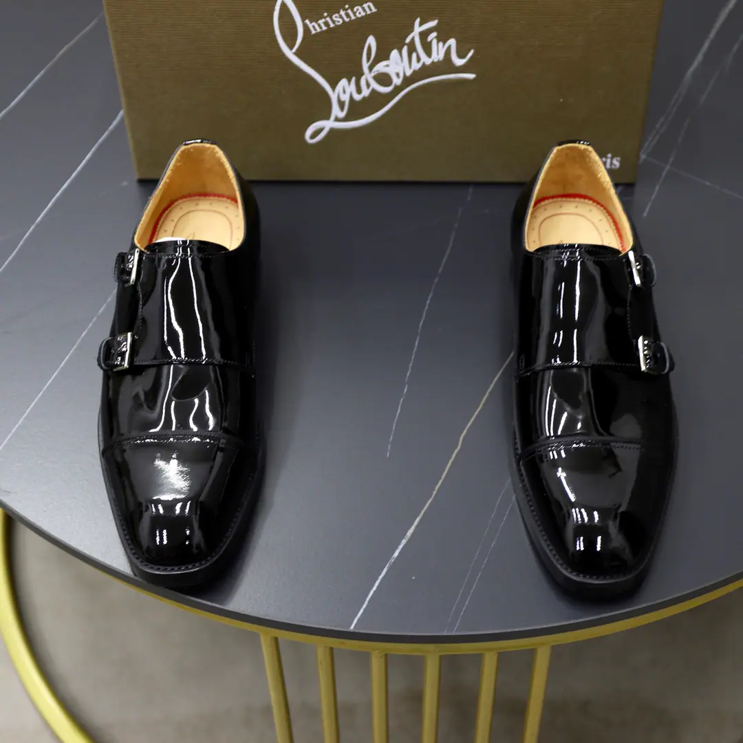 Get out of the factory. Christia*.Loubouti*🆑High-end man business leather shoes.｜Classic red shoes.｜Original import of head-level cattle skin｜In the skin of the watered cow.｜Italian import of red rubber floors｜High-end luxury｜It's a perfect interpretation of fashion., Sunshine., It's a style., It's for every occasion. Size: 39-44（38.45Do it.）