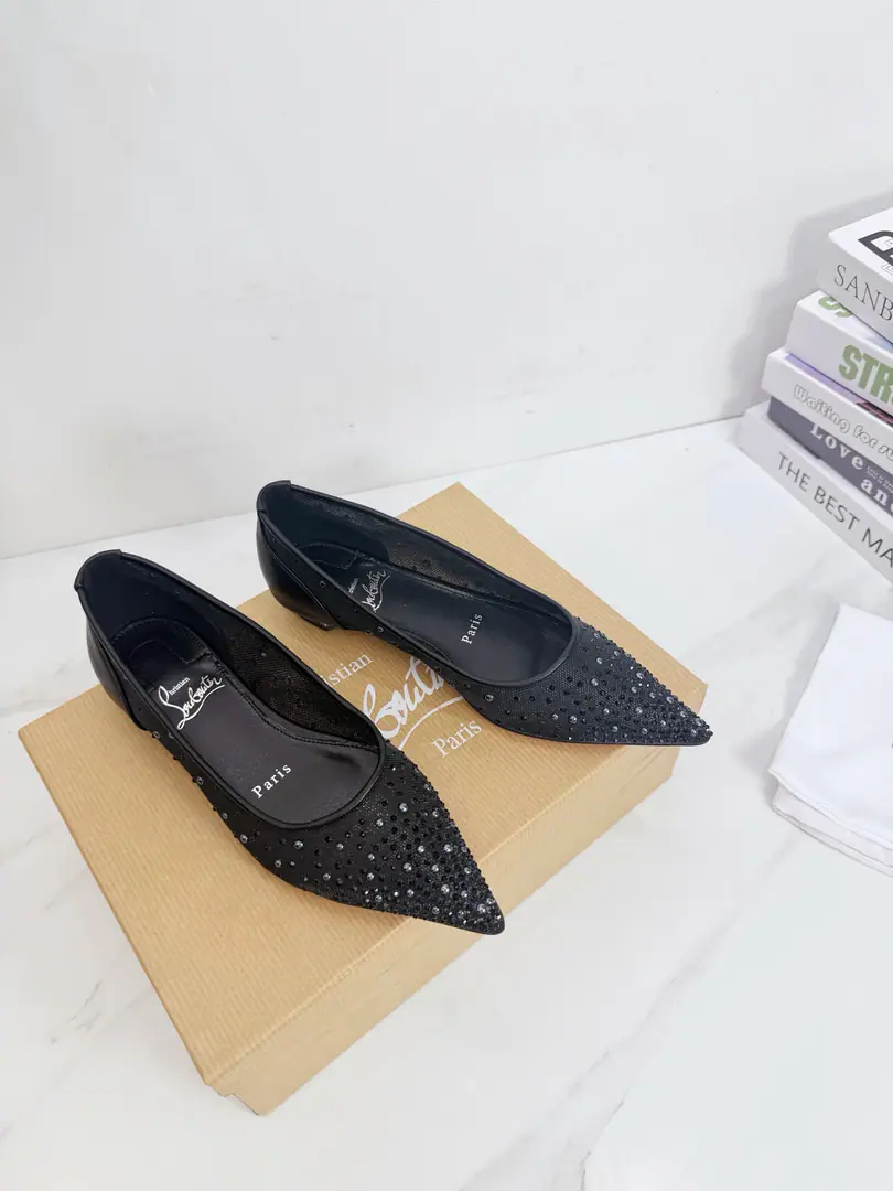 Get out of the factory. ChristianLouboutin/Lupertin. CLRed bottom shoes. The Spring and Summer series is on the show., I'm not sure I'm gonna be able to do that., ♪ To rejuvenate the city ♪. A silver interlock and a fine ankle-diped glass on a fine fashion.💎. 1⃣️Fabulous.: Import a silk net. 2⃣️Uchi.: Imported a parchment. Super soft and delicate. 3⃣️Otsumi!: Import the original Italian original colored leather He's tall.2.0 4⃣️Codes: 35One.39(40.41.42.Custom)