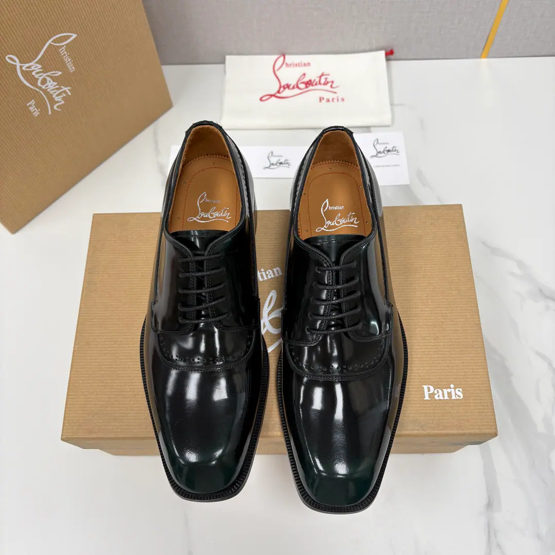 💋💍 CL The new man is wearing shoes. Christia* Loubouti* Red bottom shoes. A gentleman in leather muscles and red-diacent beauty. Use top-of-the-line cow skin./Pyramid skin made of cow Use a classic stump of Oxford Shoes, The shoe line is sharp., At the same time, the Asian man's foot is a match., Visually optimize the foot ratio, I'm gonna make my legs more visible when you're wearing suit.. Stereotyping of shoelaces, Keep the formal attributes of the natural shoes, Again.“Alignable Altitude”Design, To balance comfort with style.. "I choose to dye the calf with water." The original Italian is a very big one.. - Fine work. ♪ And bring you the luxury ♪ ♪ The stale strategist is the one that stands ♪, Signal red soles.: FromChristia* Loubouti*♪ The moment of inspiration ♪, Now it's the core element of brand recognition., Every step is a low profile of luxury taste.. A gentleman-style full-scope coverage. • Business Home: Black calf with a dark suit., Board of Directors., It's a signing ceremony.“Trust card”. Pumped cow leather and a leisure suit., To the business of leisure.“It's a long time ago.” • Social moment: The night dress is a fine gift., ♪ The red bottom shines under the lights ♪, I'll let you have dinner., Wedding and so forth.“Highlight” • Daily style: Dark brown paste is a pair of jeans., Qazi pants., I'm going to put the elegant genes of the shoes in the everyday clothes., Achieved“It's a lot of style.”"The luxury of the world's most varied and practicalism. Standard leather shoe code number: 39～44# （38.45.46🉑️Do it.）