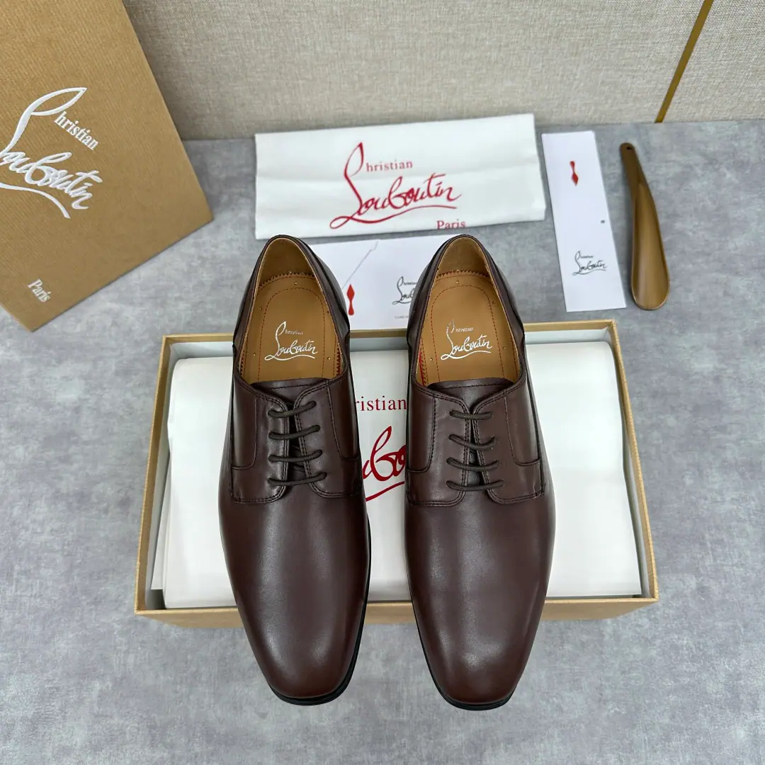 💋💍 CL New shoes. Christia* Loubouti* Red bottom shoes. The latest launch of the Oxford Shoes. Using imported cattle skin Three-section design The shoeheads are covered with metal nails. Signal Red Bottom, A very personal shoe. In the original cow skin. The original Italian is a very big one.. - Fine work. ♪ And bring you the luxury ♪ ♪ The stale strategist is the one that stands ♪, Mini-strings add a personal detail., Classic styles coexist with fine details., It's a very good feeling.. Standard leather shoe code number: 39～44# （38.45.46🉑️Do it.）
