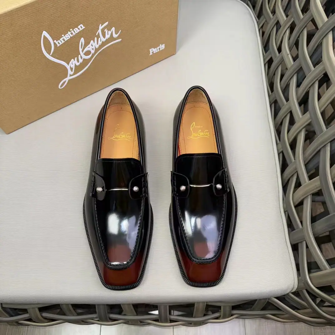 Christia*.Loubouti*🆑High-end man business leather shoes.｜Classic red shoes.｜Original import of head-level cattle skin｜Marked nail decoration｜In the skin of the watered cow.｜Italian imports of red cow skins｜High-end luxury｜It's a perfect interpretation of fashion., Sunshine., It's a style., It's for every occasion. Size: 39-44（38.45.46Do it.）