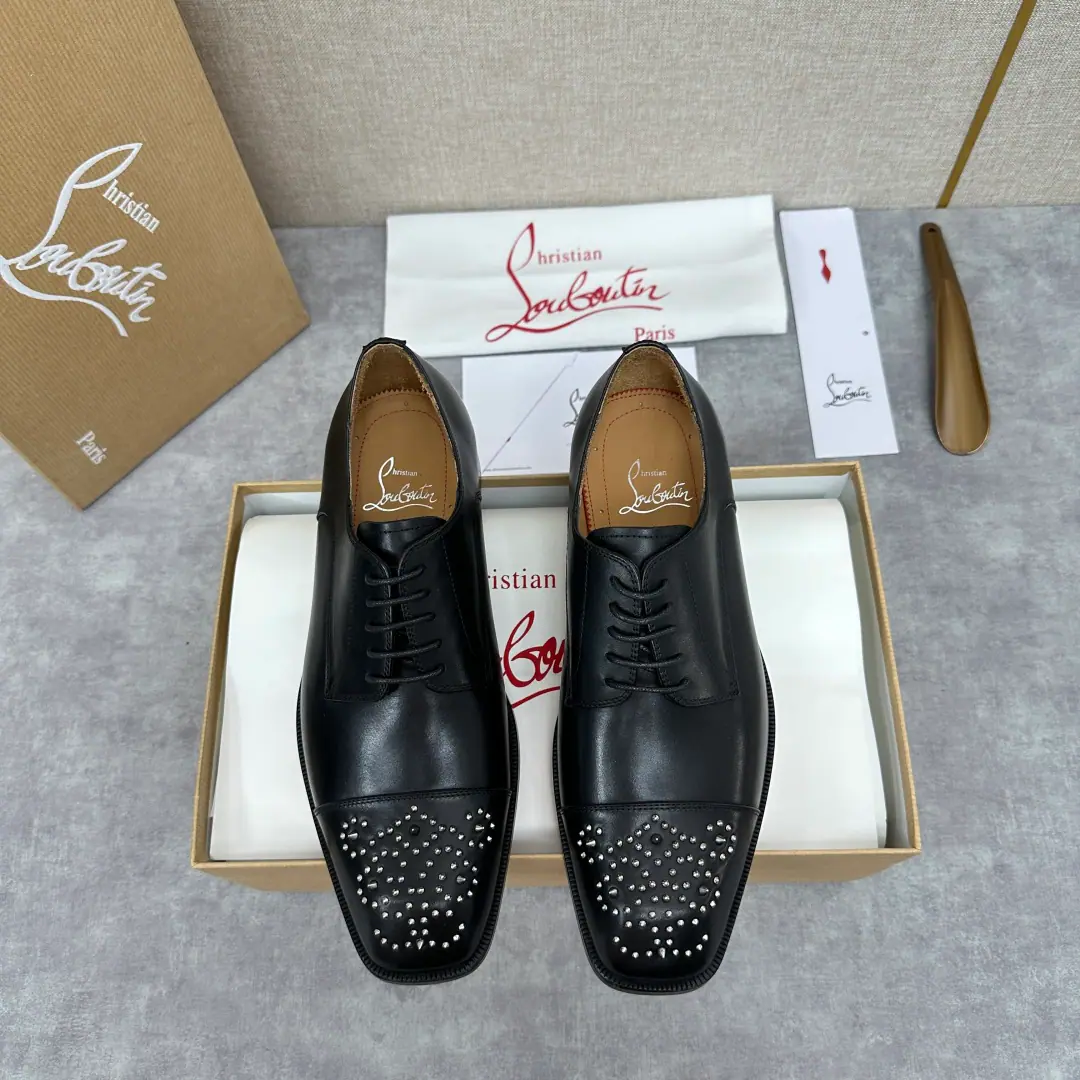 💋💍 CL New shoes. Christia* Loubouti* Red bottom shoes. The latest launch of the Oxford Shoes. Using imported cattle skin Three-section design The shoeheads are covered with metal nails. Signal Red Bottom, A very personal shoe. In the original cow skin. The original Italian is a very big one.. - Fine work. ♪ And bring you the luxury ♪ ♪ The stale strategist is the one that stands ♪, Mini-strings add a personal detail., Classic styles coexist with fine details., It's a very good feeling.. Standard leather shoe code number: 39～44# （38.45.46🉑️Do it.）