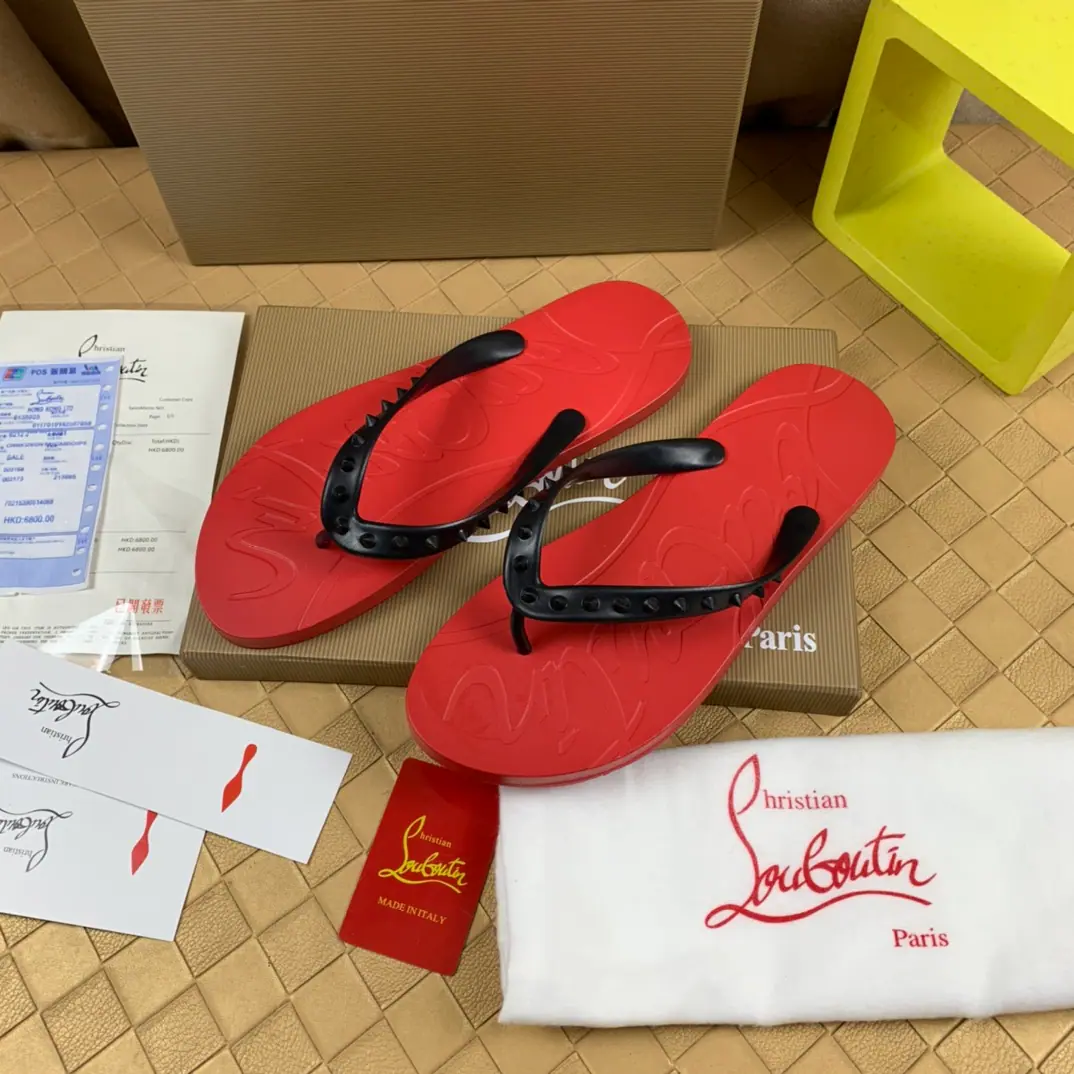 ChristanLouboutinAbbreviationsCLRabbi. /Red bottom slippers. ♞size: 35～46 I'm drawing inspiration from summer., The pool of fun sandals provides bold and attractive lines.. The model is set up in a thick air rubber shoe under adornmented colour-to-colour model., And has a wide range of, A light calf straps decorated., A signature detail. Maison Rubuto.. A very clean and elegant shoe..