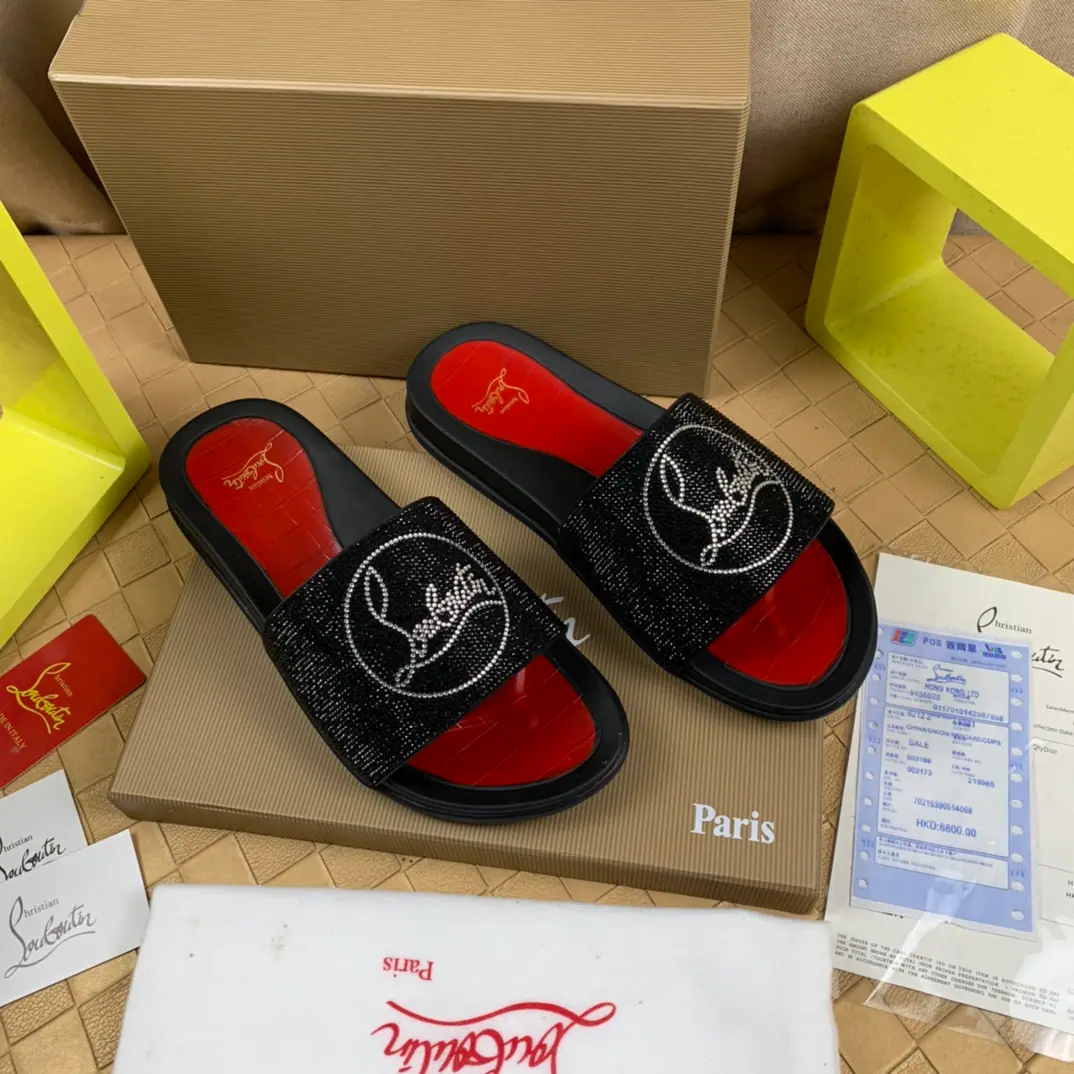 ChristanLouboutinAbbreviationsCLRabbi. /A man with a red bottom slipper. ♞size: 38～46 I'm drawing inspiration from summer., The pool of fun sandals provides bold and attractive lines.. The model is set up in a thick air rubber shoe under adornmented colour-to-colour model., And has a wide range of, A light calf straps decorated., A signature detail. Maison Rubuto.. A very clean and elegant shoe..