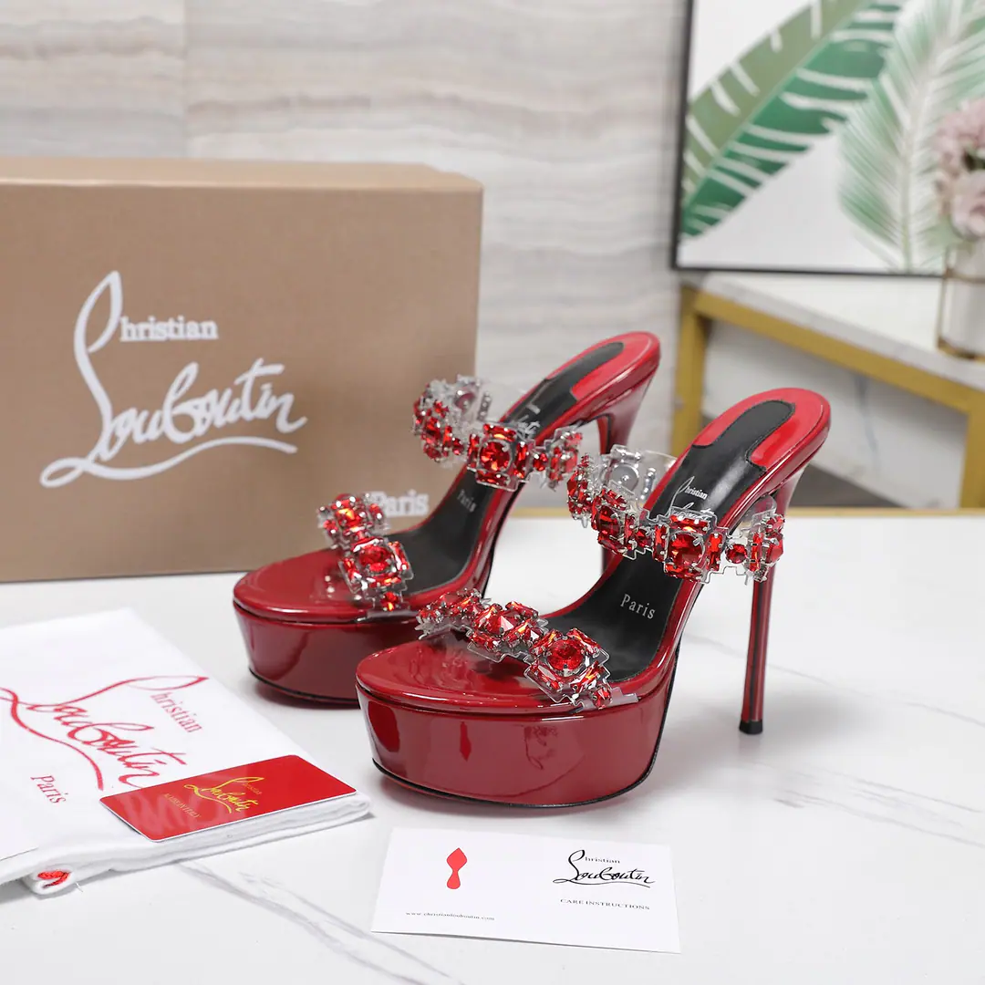 Christian Loubottin New heels. I'm wearing my own high-end heels. 26The latest red shoes. It's flat everywhere., I'm out of my league.！CLThe red shoes have been a big fan of many people., Sexy, silently., The brightest water is well-dried fairy., Who can refuse a romantic, emotional pair of heels?！ ◼️Shoe.: Film+Drilling. ◼️Foot.: Lamb skin. ◼️Otsumi!: That's a big one. ◼️He's tall.: 12.5cm, Water table: 6cm ◼️Codes: 35~39（40.41.42You're gonna have to do it or not.）