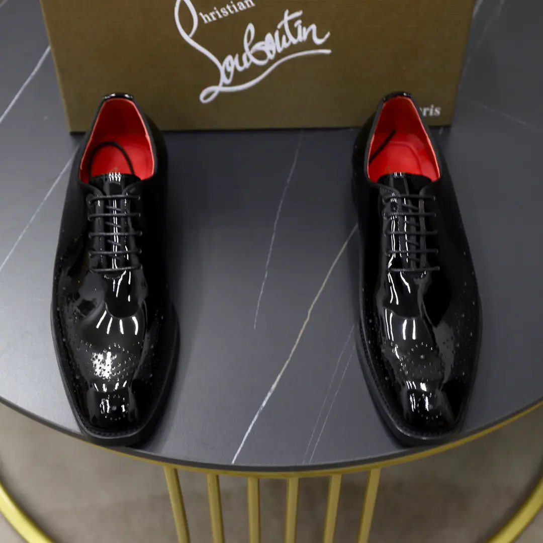 Get out of the factory. Christia*.Loubouti*🆑High-end man business leather shoes.｜Classic red shoes.｜Original import of head-level cattle skin｜In the skin of the watered cow.｜Italian import of red rubber floors｜High-end luxury｜It's a perfect interpretation of fashion., Sunshine., It's a style., It's for every occasion. Size: 39-44（38.45Do it.）