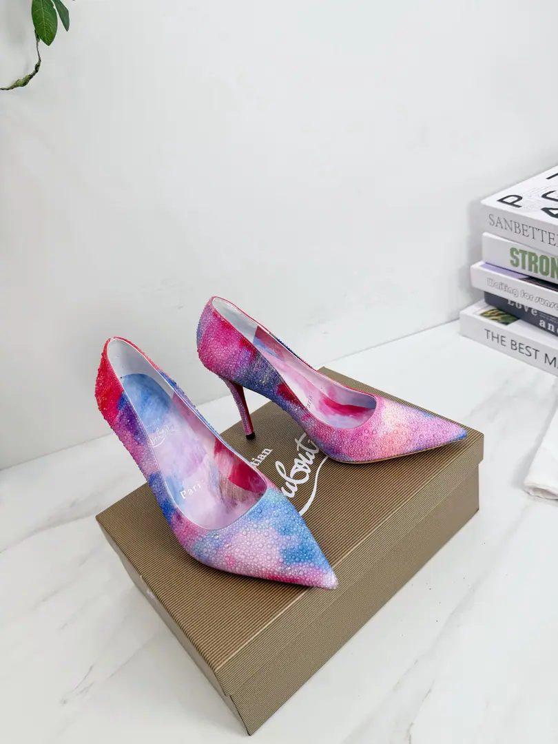Get out of the factory. ChristianLouboutin/Lupertin. CLRed bottom shoes. The Spring and Summer series is on the show., I'm not sure I'm gonna be able to do that., ♪ To rejuvenate the city ♪. A silver interlock and a fine ankle-diped glass on a fine fashion.💎. 1⃣️Fabulous.: The import is really silky. 2⃣️Uchi.: Imported a parchment. Super soft and delicate. 3⃣️Otsumi!: Import the original Italian original colored leather He's tall.10.5 4⃣️Codes: 35One.39(40.41.42.Custom)