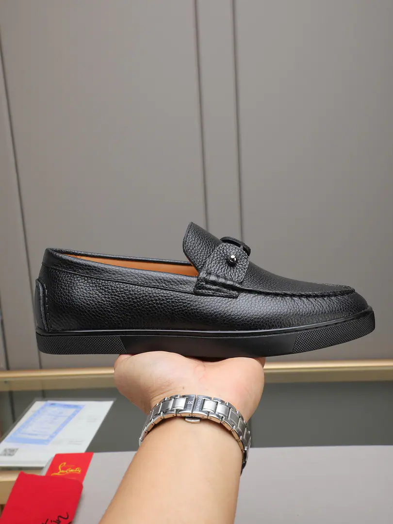 P Christian Louboutin（Red bottom shoes.）Italian men's leisure shoes.！Every pair of Italian hand-made shoes with a simple classic., The upper feet are very comfortable.！ This shoe face is in the eye, cow skin., In the top of the top, the top of the top.！The base is combined with the original rubber film., In the cow's skin.！Brands are for modeling., A private model is manageable.!Original Box Packaging！39 40 41 42 43 44 （38 45 46Do it.）