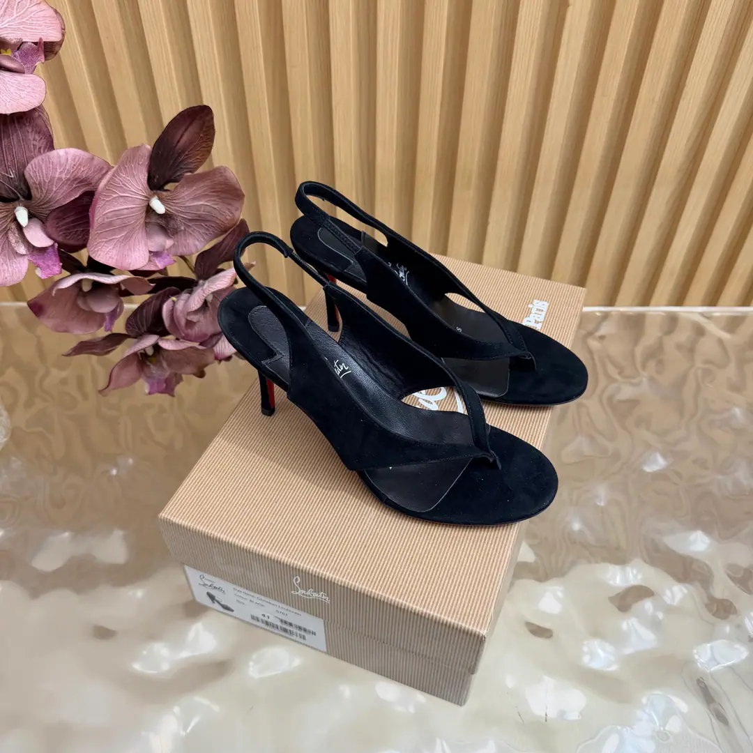 2026Spring and summer fashion show.💎High heels. CLThe red bottom forever.𝑦𝑦𝑑𝑠 𝐶ℎ𝑟𝑖𝑠𝑡𝑖𝑎𝑛 𝐿𝑜𝑢𝑏𝑜𝑢𝑡𝑖𝑛Red bottom heights. New red-dip ballet heels. There's nothing to say. It's a whole crazy thing.💋#A deadly temptation. Just tried it on the foot. Very well. Very well dressed. It's beautiful.#Red bottom shoes. - It's a very comfortable high heels. A woman's shoes must have a pair of red bottom shoes. Shoe.: Original cow skin/Goki! Uchi.: Lamb skin. He's tall.: 8cm Mail packages: CLFull original package 35-42（40-42Custom）