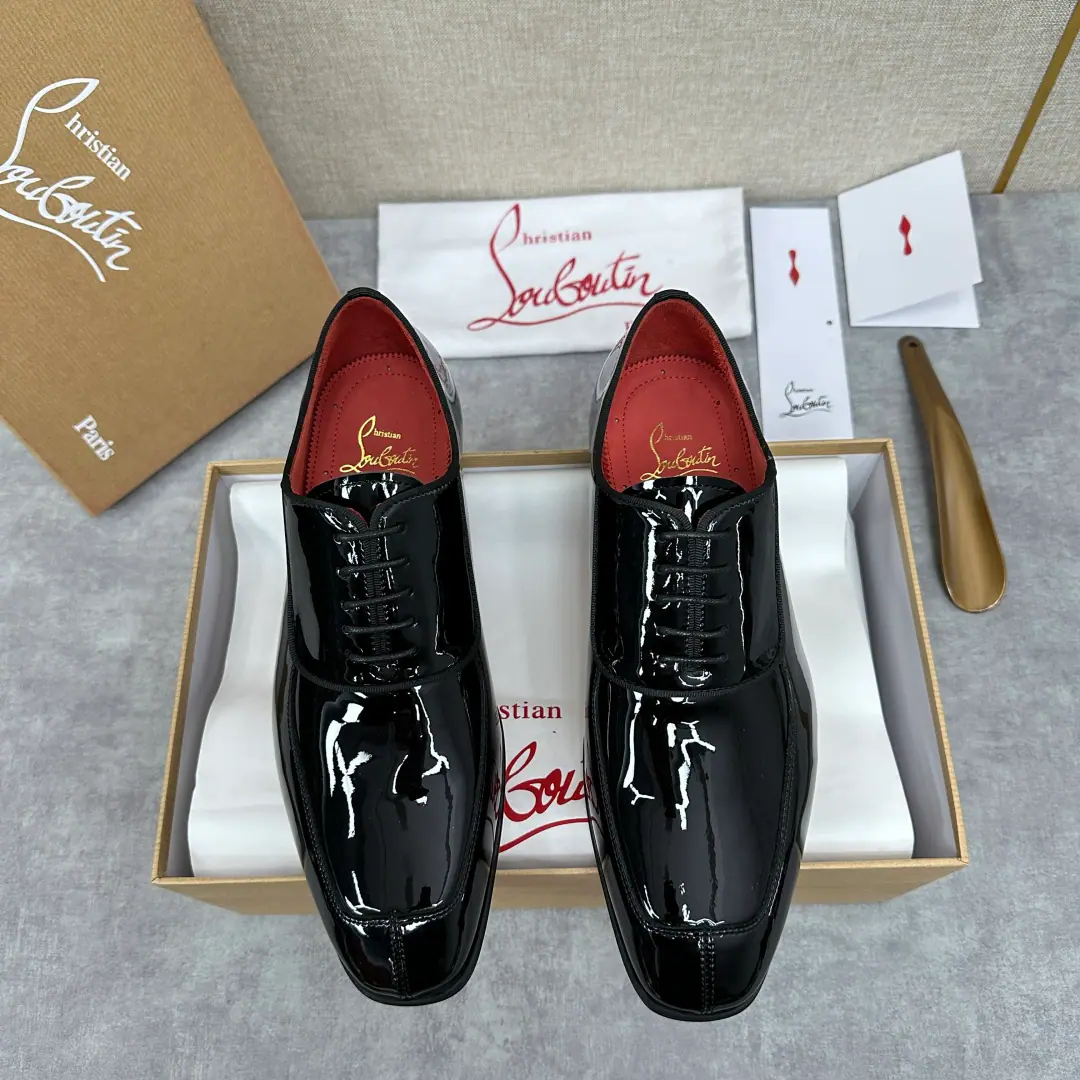 💋💍 CL New shoes. Christia* Loubouti* Red bottom shoes. GREGGO - The man's Oxford shoes. Official sales price Use imported cattle skin/- The bright side./ The ball is made from the side. A little light-faced tip-up. Signal Red Bottom, A very personal shoe. In the original cow skin. The original Italian is a very big one.. - Fine work. ♪ And bring you the luxury ♪ ♪ The stale strategist is the one that stands ♪, GREGGO- The man's Oxford shoes. The Oxford Shoes for the city., Elegance lines and classic contours are eternal charms.. Black paint leather with fine eye-sucking., More holistic shapes add a few points of excellence.. The long shoes are designed with grace., Little high-banded shoe-eye buttons are even more sharp., It's invisible.. The base of the foiled shoe is designed to provide a light foot-shoeing., Elegance, ♪ And it's a beautiful look ♪. It's a very good feeling.. Standard leather shoe code number: 39～44# （38.45.46🉑️Do it.）