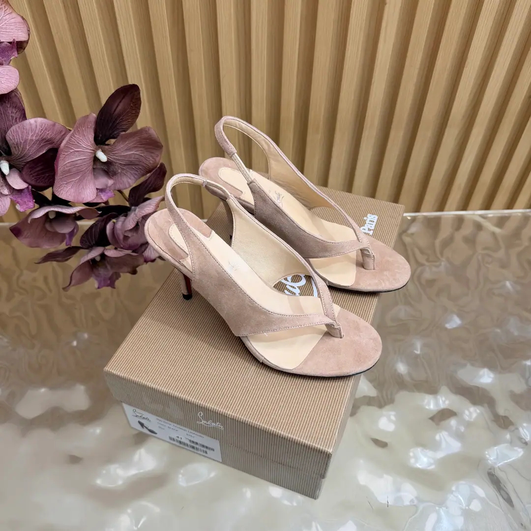 2026Spring and summer fashion show.💎High heels. CLThe red bottom forever.𝑦𝑦𝑑𝑠 𝐶ℎ𝑟𝑖𝑠𝑡𝑖𝑎𝑛 𝐿𝑜𝑢𝑏𝑜𝑢𝑡𝑖𝑛Red bottom heights. New red-dip ballet heels. There's nothing to say. It's a whole crazy thing.💋#A deadly temptation. Just tried it on the foot. Very well. Very well dressed. It's beautiful.#Red bottom shoes. - It's a very comfortable high heels. A woman's shoes must have a pair of red bottom shoes. Shoe.: Original cow skin/Goki! Uchi.: Lamb skin. He's tall.: 8cm Mail packages: CLFull original package 35-42（40-42Custom）