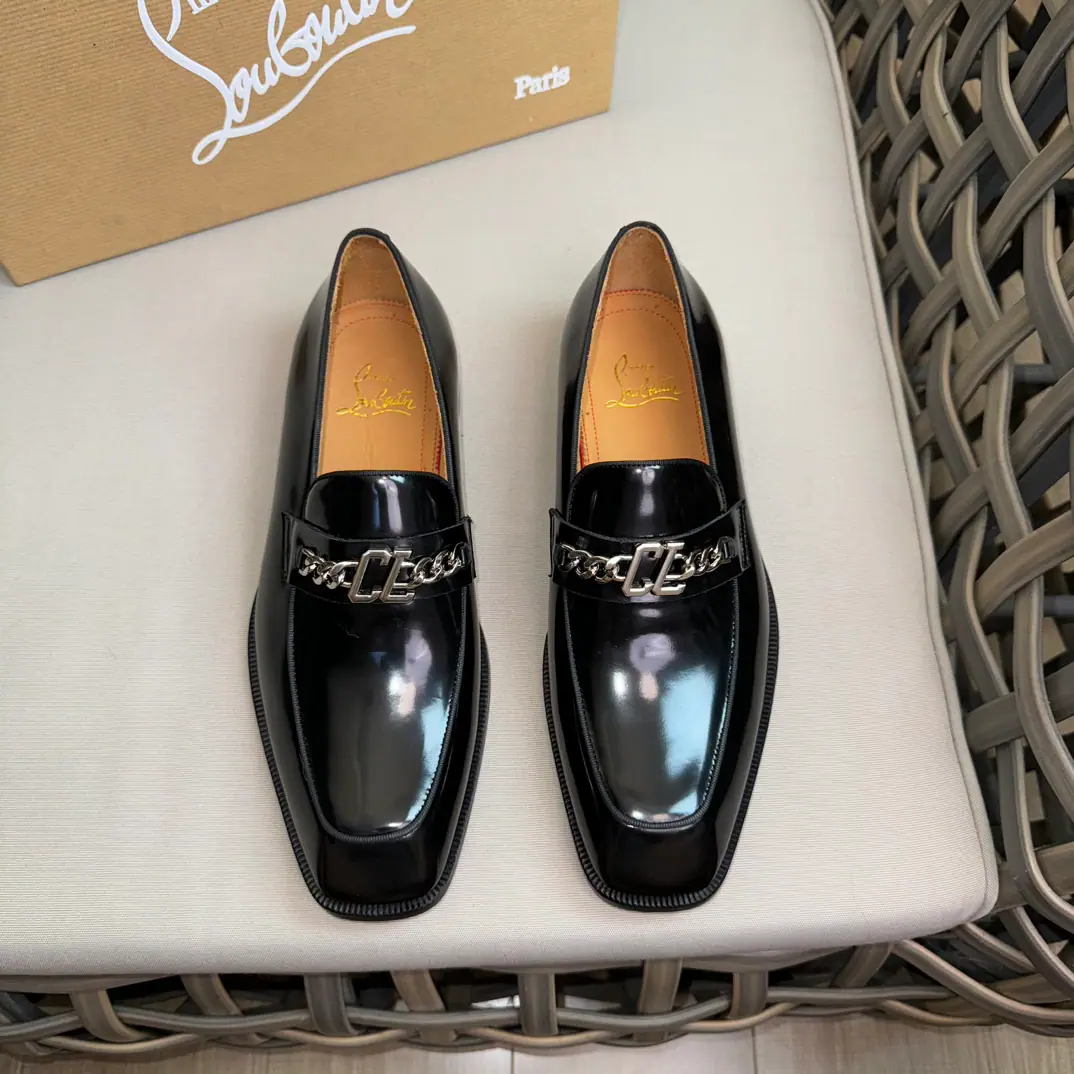 Christia*.Loubouti*🆑High-end man business leather shoes.｜Classic red shoes.｜Original import of head-level cattle skin｜Marked nail decoration｜In the skin of the watered cow.｜Italian imports of red cow skins｜High-end luxury｜It's a perfect interpretation of fashion., Sunshine., It's a style., It's for every occasion. Size: 39-44（38.45.46Do it.）