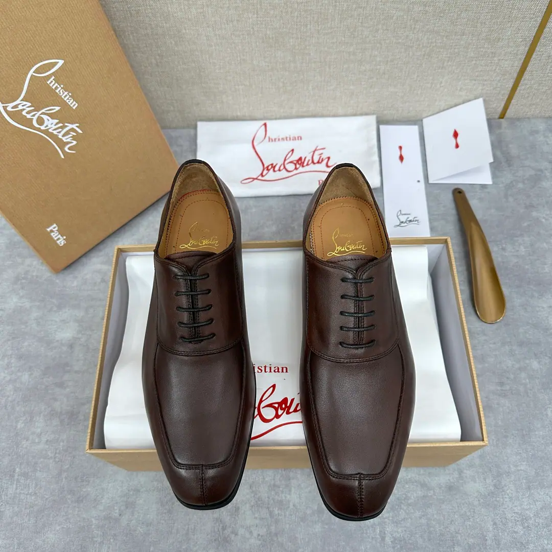 💋💍 CL New shoes. Christia* Loubouti* Red bottom shoes. GREGGO - The man's Oxford shoes. Official sales price Use imported cattle skin/- The bright side./ The ball is made from the side. A little light-faced tip-up. Signal Red Bottom, A very personal shoe. In the original cow skin. The original Italian is a very big one.. - Fine work. ♪ And bring you the luxury ♪ ♪ The stale strategist is the one that stands ♪, GREGGO- The man's Oxford shoes. The Oxford Shoes for the city., Elegance lines and classic contours are eternal charms.. Black paint leather with fine eye-sucking., More holistic shapes add a few points of excellence.. The long shoes are designed with grace., Little high-banded shoe-eye buttons are even more sharp., It's invisible.. The base of the foiled shoe is designed to provide a light foot-shoeing., Elegance, ♪ And it's a beautiful look ♪. It's a very good feeling.. Standard leather shoe code number: 39～44# （38.45.46🉑️Do it.）