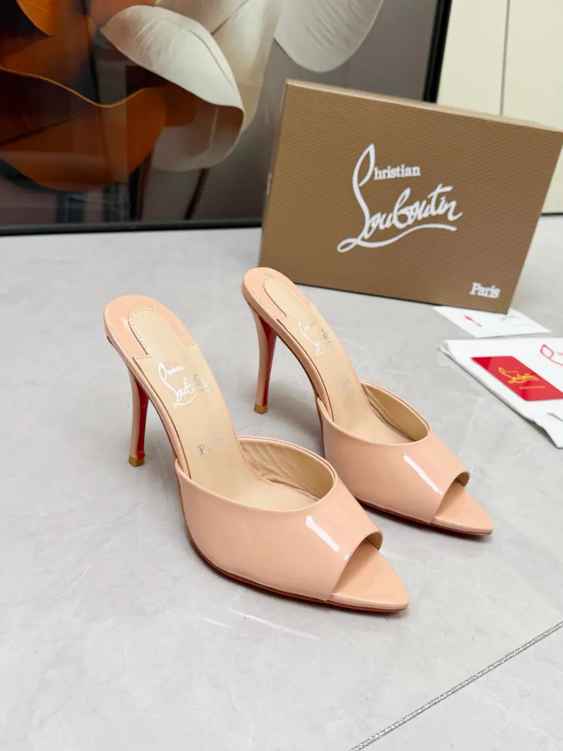 Get out of the factory. ChristianLouboutin/Lupertin. CLRed bottom shoes. The Spring and Summer series is on the show., I'm not sure I'm gonna be able to do that., ♪ To rejuvenate the city ♪. A silver interlock and a fine ankle-diped glass on a fine fashion.💎. 1⃣️Fabulous.: Import paints 2⃣️Uchi.: Imported a parchment. Super soft and delicate. 3⃣️Otsumi!: Import the original Italian original colored leather He's tall.10.5 4⃣️Codes: 35One.39(40.41.42.Custom)