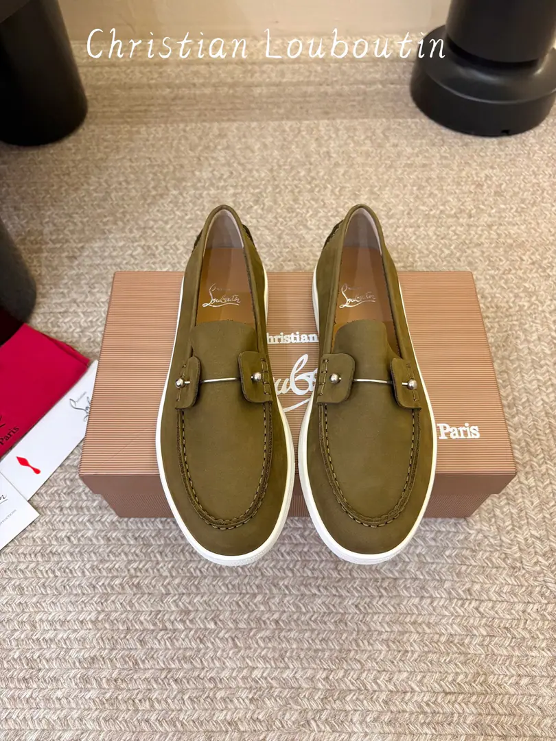 Men➕10 christian louboutin·CL Red bottom shoes.·2026New·LeFlell Shoes. ⭐️Classic. A pair of skins with a sexy red bottom., Jane is lazy and has a high-profile mood. The shoe is a perfect wrap for the arch., Soft. Skins are so nice., I'm not tired of shopping all day. It's not like you're wearing jeans or a suit., It's all about raising the overall profile.—So comfort and grace can really coexist. The shoes are skinned with cattle. Couple money.35-45