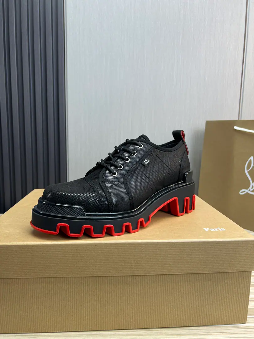 Plant CL Red bottom boots.🆑1:1Original Open.Synchronise update of the network～ Christian* Louboutin, The shoe is imported into the skin of the cow.+In the skin of the watered cow., Original thick red bottom, Slipperproof.⬆️ Full cabinet packing🎁39-45（45 46Make a no-refund order.）