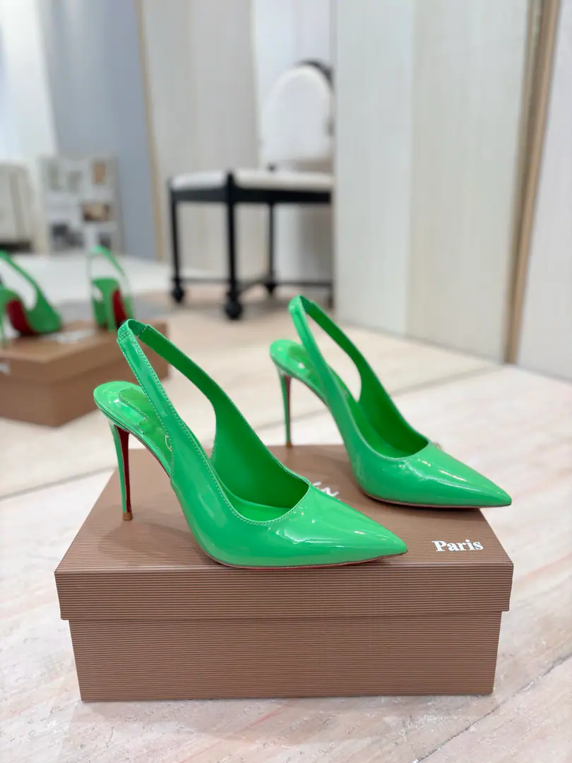 Plant price 𝐶ℎ𝑟𝑖𝑠𝑡𝑖𝑎𝑛 𝐿𝑜𝑢𝑏𝑜𝑢𝑡𝑖𝑛Red bottom heights and series.🍷🍷 The back empty sandals.（Classic.） The texture stubble is wearing the style of Baltha. It's a lot softer in the quality skin., You're a skinny man., Put on the length of the limara leg.～♪ The depths ♪, It's a good insight.! Walk, - Let's go.. Customized, ♪ The sculptor ♪ The bright face brings bright light.,. ♪ Shining the enchanted red bottom ♪, ♪ Write the fragrant romance ♪！ 【Material】 ✅Uchi.: In the sheep's skin. ✅Otsumi!: The original is really a big one. ✅Colours: 11Colour. Come to color the card. ✅Codes: 34-42 (34.40.41.42No re-election.） ✅He's tall.: 10.5cm