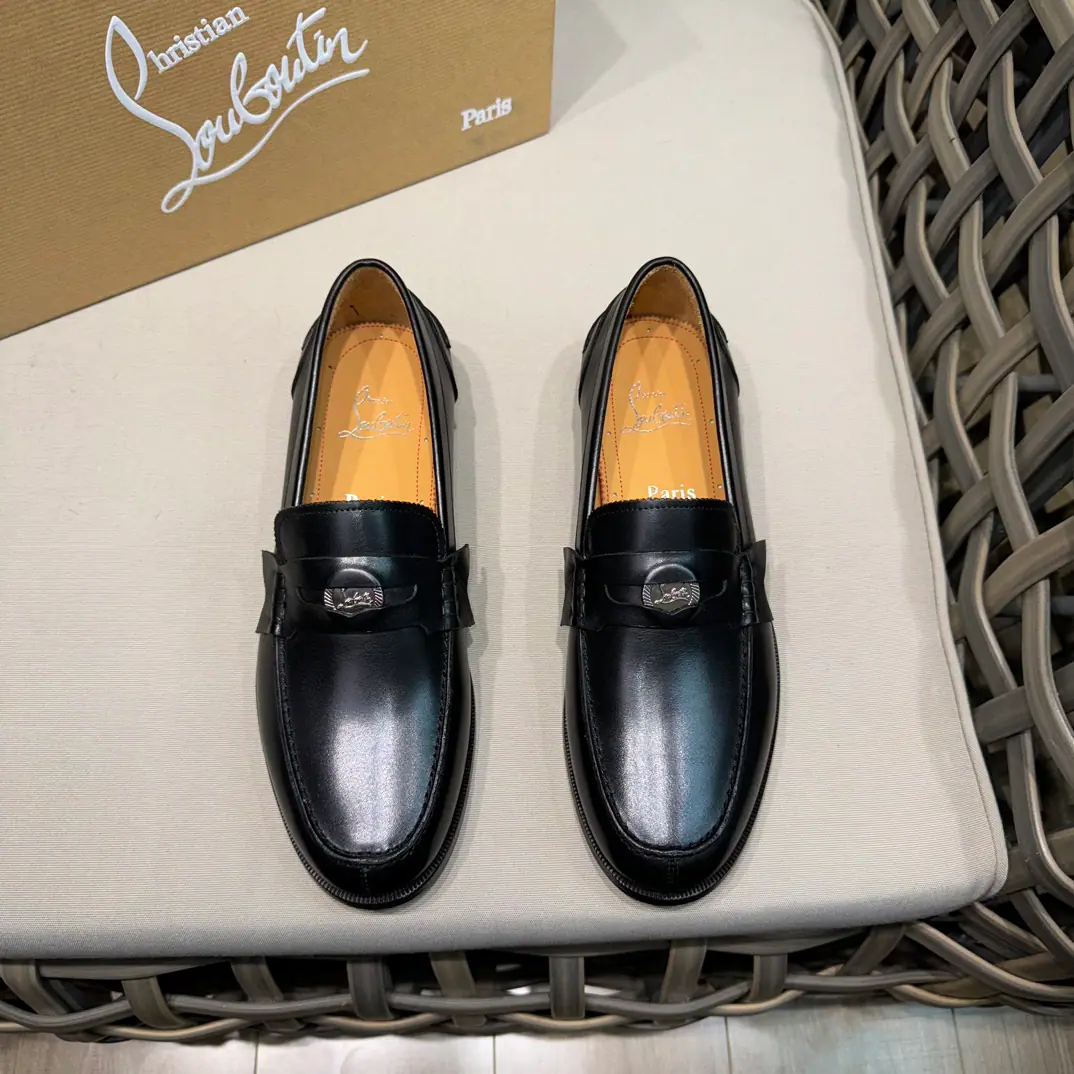 Christia*.Loubouti*🆑High-end man business leather shoes.｜Classic red shoes.｜Original import of head-level cattle skin｜Marked nail decoration｜In the skin of the watered cow.｜Italian imports of red cow skins｜High-end luxury｜It's a perfect interpretation of fashion., Sunshine., It's a style., It's for every occasion. Size: 39-44（38.45.46Do it.）