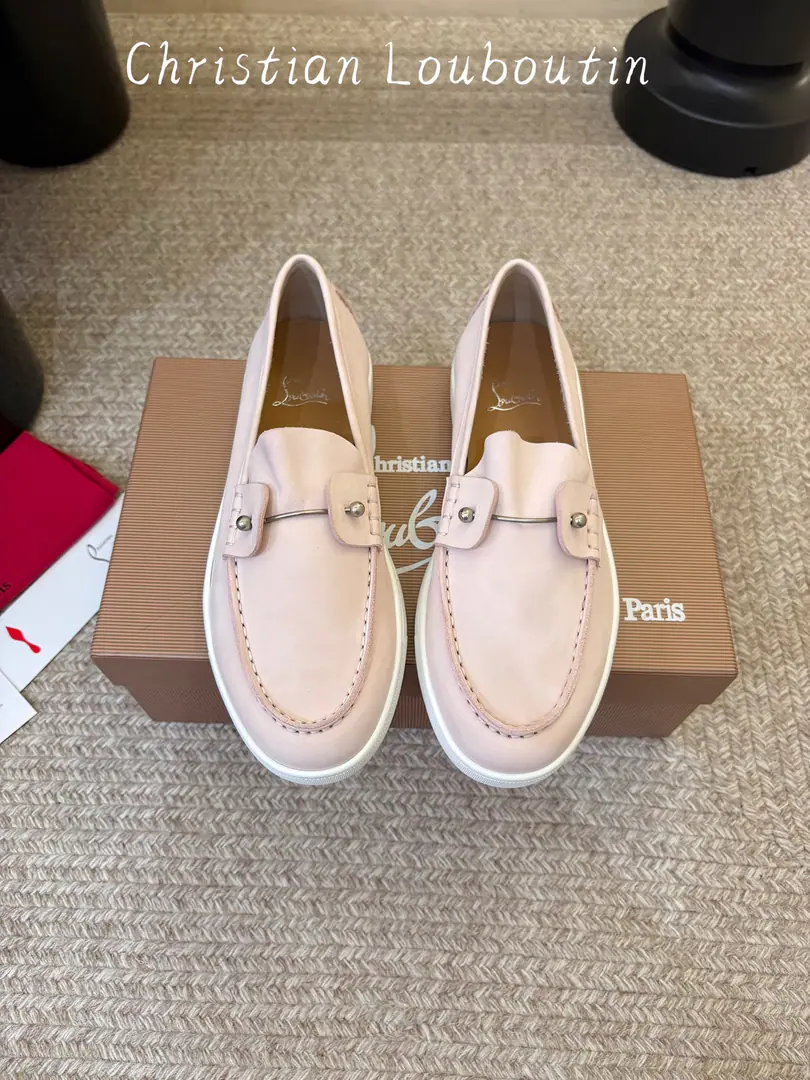 Men➕10 christian louboutin·CL Red bottom shoes.·2026New·LeFlell Shoes. ⭐️Classic. A pair of skins with a sexy red bottom., Jane is lazy and has a high-profile mood. The shoe is a perfect wrap for the arch., Soft. Skins are so nice., I'm not tired of shopping all day. It's not like you're wearing jeans or a suit., It's all about raising the overall profile.—So comfort and grace can really coexist. The shoes are skinned with cattle. Couple money.35-45