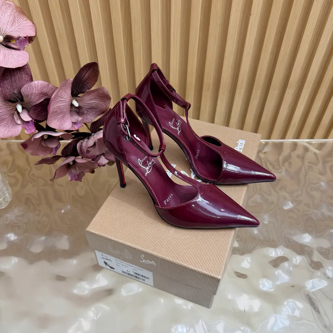 2026Spring and summer fashion show.💎High heels. CLThe red bottom forever.𝑦𝑦𝑑𝑠 𝐶ℎ𝑟𝑖𝑠𝑡𝑖𝑎𝑛 𝐿𝑜𝑢𝑏𝑜𝑢𝑡𝑖𝑛Red bottom heights. New red-dip ballet heels. There's nothing to say. It's a whole crazy thing.💋#A deadly temptation. Just tried it on the foot. Very well. Very well dressed. It's beautiful.#Red bottom shoes. - It's a very comfortable high heels. A woman's shoes must have a pair of red bottom shoes. Shoe.: Original paintskin Uchi.: Lamb skin. He's tall.: 10cm Mail packages: CLFull original package 35-42（40-42Custom）
