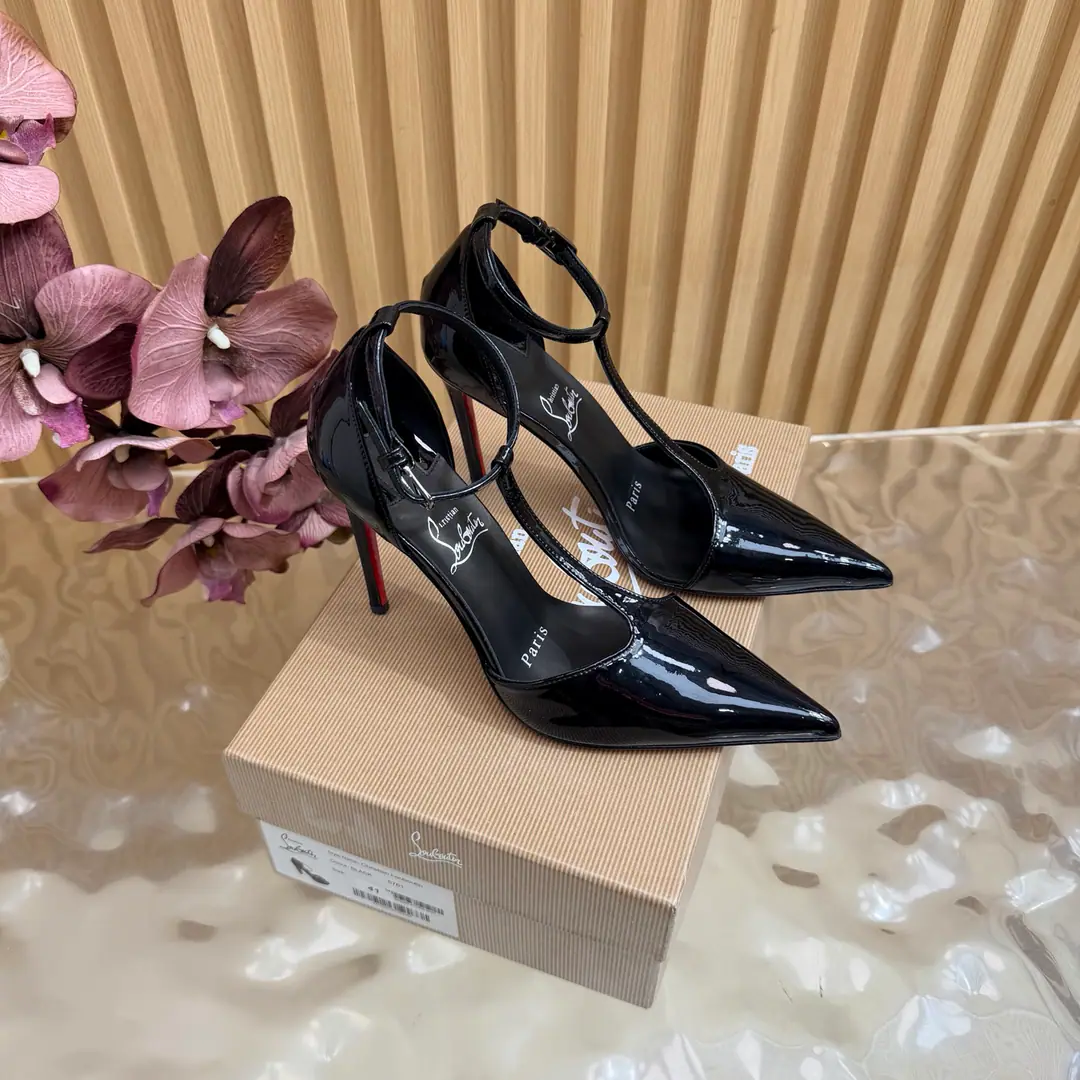 2026Spring and summer fashion show.💎High heels. CLThe red bottom forever.𝑦𝑦𝑑𝑠 𝐶ℎ𝑟𝑖𝑠𝑡𝑖𝑎𝑛 𝐿𝑜𝑢𝑏𝑜𝑢𝑡𝑖𝑛Red bottom heights. New red-dip ballet heels. There's nothing to say. It's a whole crazy thing.💋#A deadly temptation. Just tried it on the foot. Very well. Very well dressed. It's beautiful.#Red bottom shoes. - It's a very comfortable high heels. A woman's shoes must have a pair of red bottom shoes. Shoe.: Original paintskin Uchi.: Lamb skin. He's tall.: 10cm Mail packages: CLFull original package 35-42（40-42Custom）