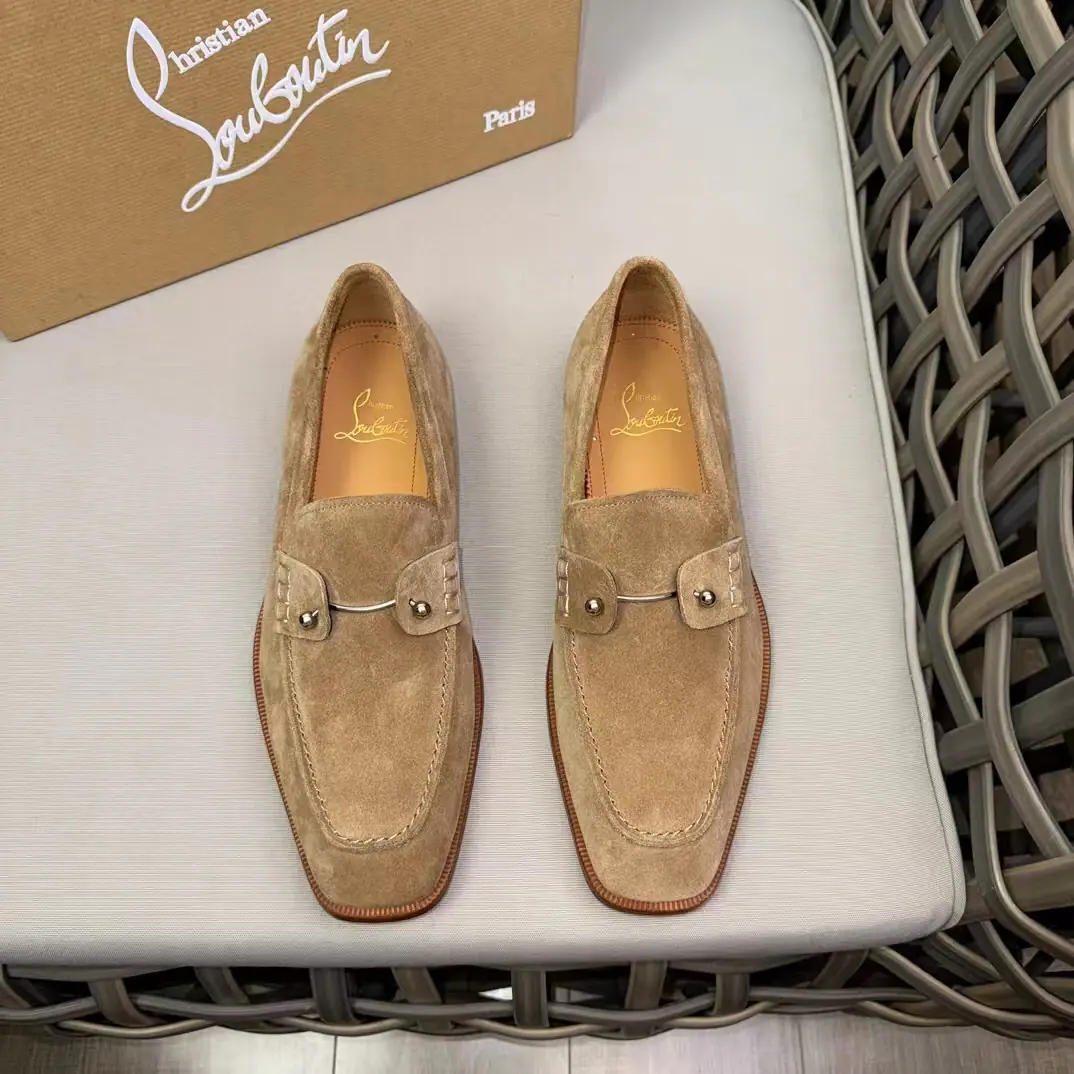 Christia*.Loubouti*🆑High-end man business leather shoes.｜Classic red shoes.｜Original import of head-level cattle skin｜Marked nail decoration｜In the skin of the watered cow.｜Italian imports of red cow skins｜High-end luxury｜It's a perfect interpretation of fashion., Sunshine., It's a style., It's for every occasion. Size: 39-44（38.45.46Do it.）