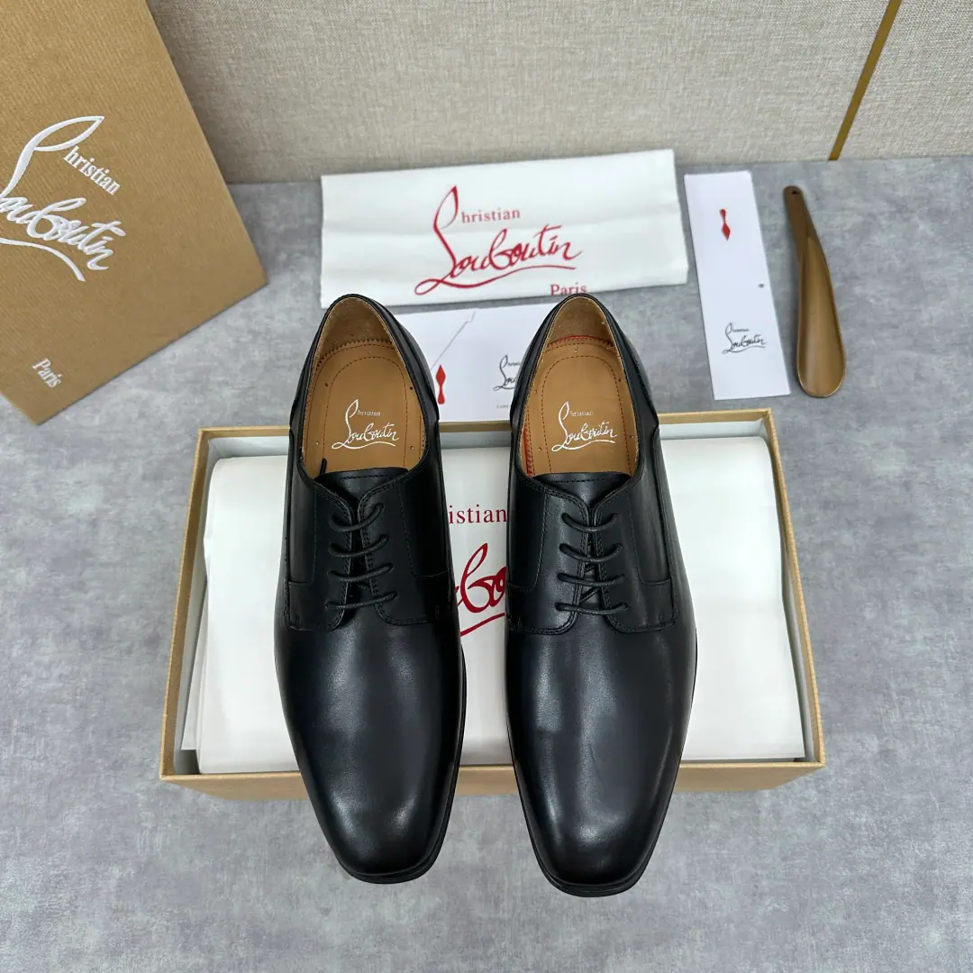 💋💍 CL New shoes. Christia* Loubouti* Red bottom shoes. The latest launch of the Oxford Shoes. Using imported cattle skin Three-section design The shoeheads are covered with metal nails. Signal Red Bottom, A very personal shoe. In the original cow skin. The original Italian is a very big one.. - Fine work. ♪ And bring you the luxury ♪ ♪ The stale strategist is the one that stands ♪, Mini-strings add a personal detail., Classic styles coexist with fine details., It's a very good feeling.. Standard leather shoe code number: 39～44# （38.45.46🉑️Do it.）